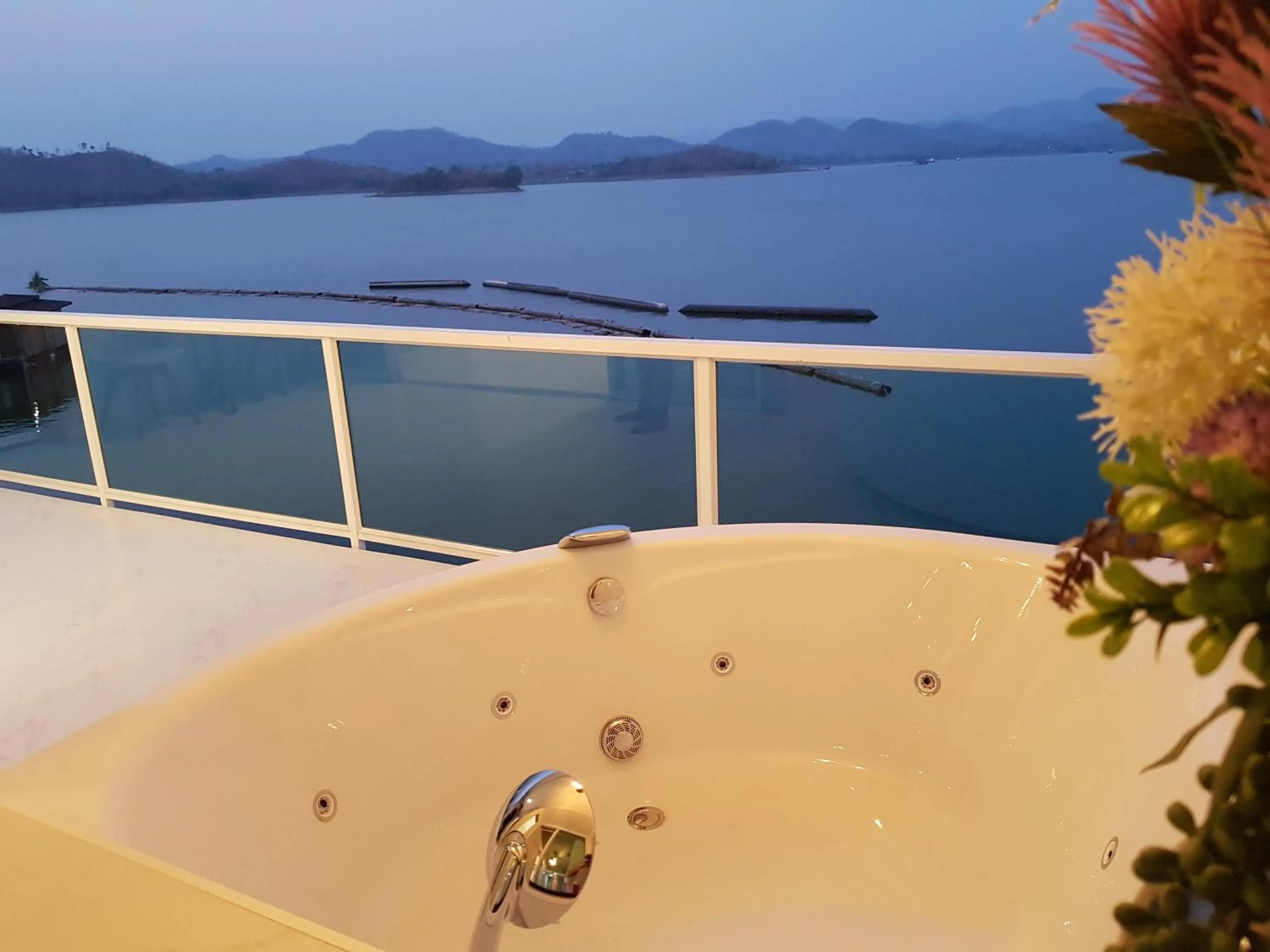 Jacuzzi Villa 2 single beds in Raya Buri Resort Kanchanaburi