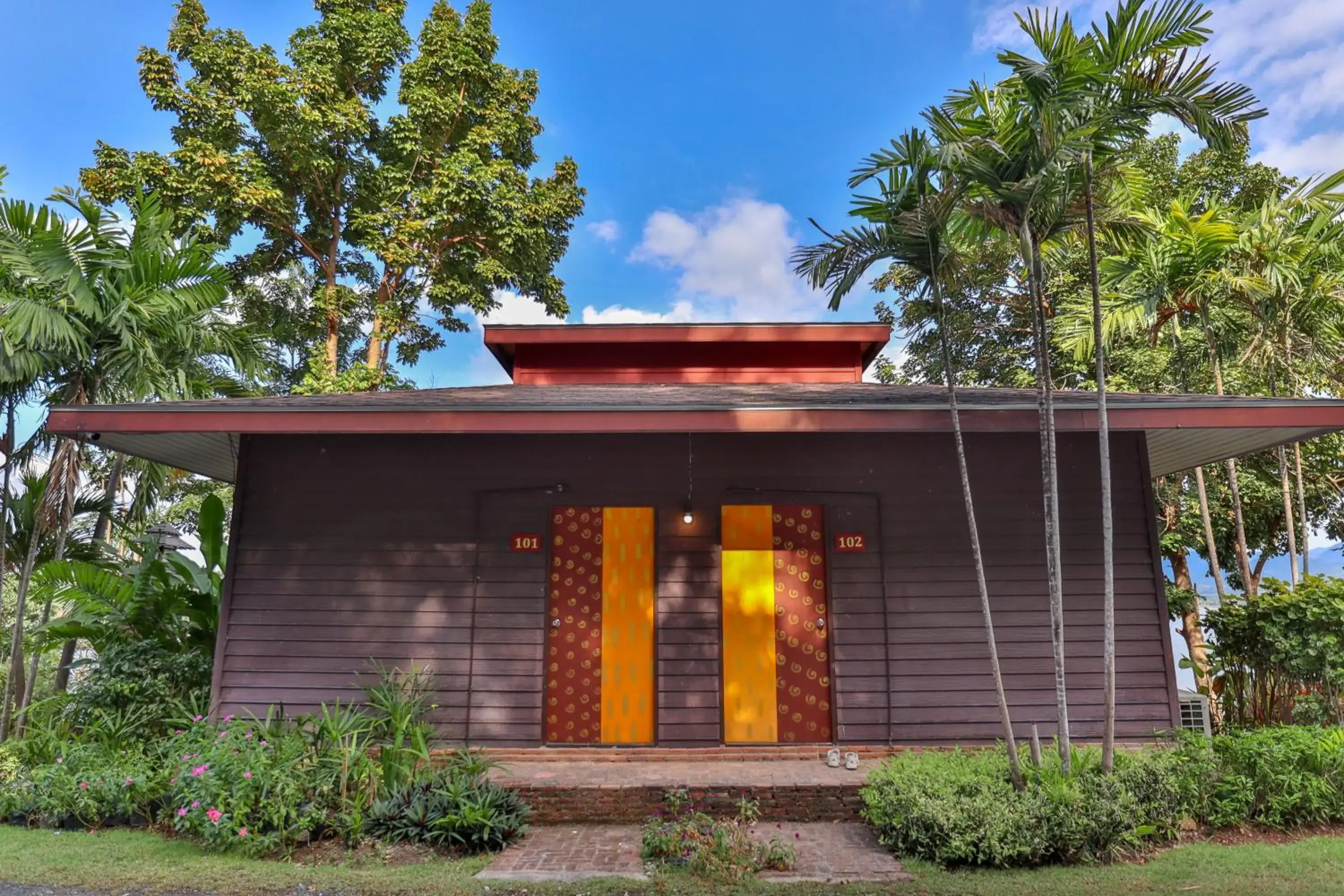 Hillside Deluxe Room in Raya Buri Resort Kanchanaburi Hillside Deluxe Room in Raya Buri Resort Kanchanaburi