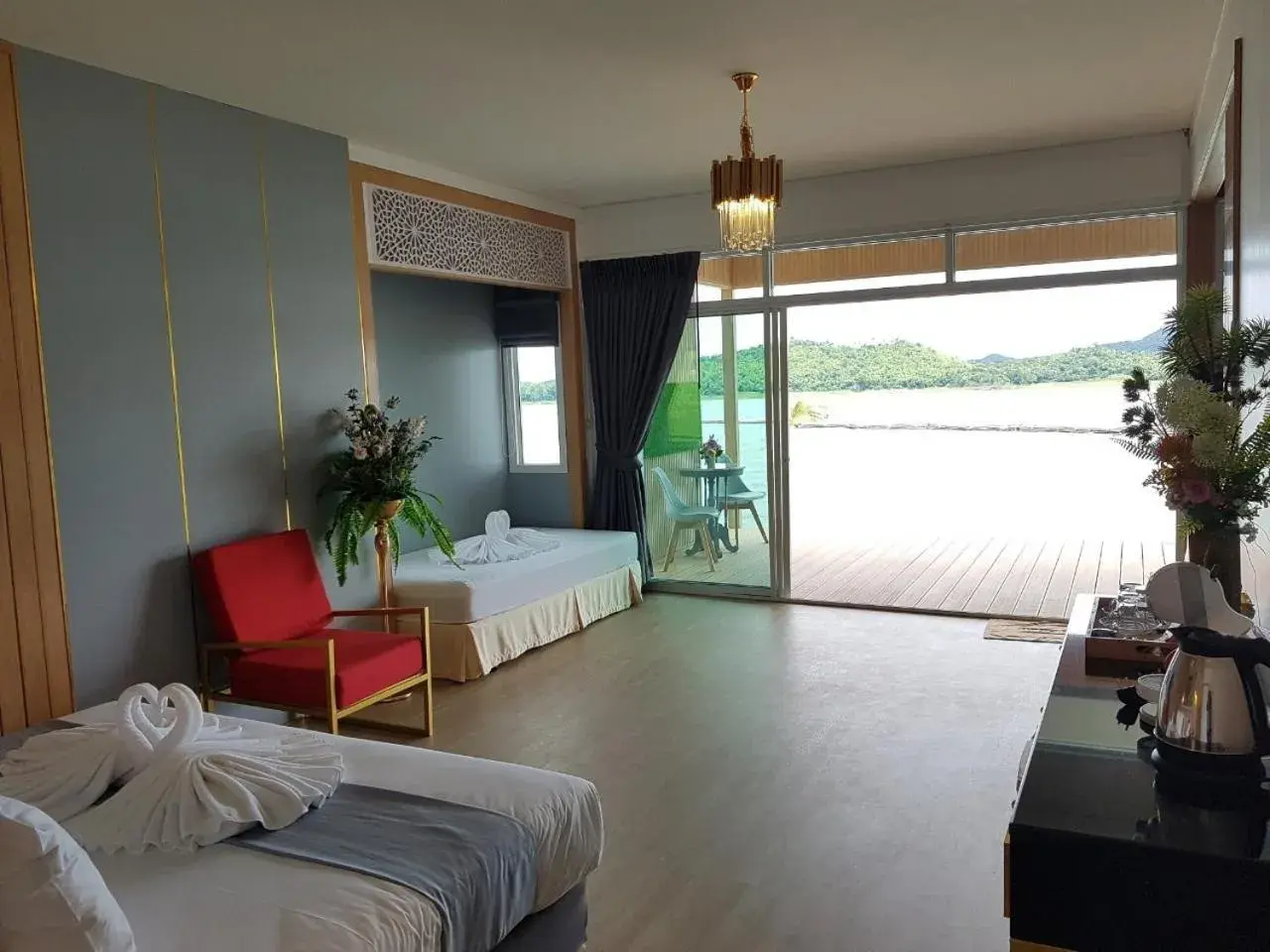 Island Grand Room with Jacuzzi in Raya Buri Resort Kanchanaburi Island Grand Room with Jacuzzi in Raya Buri Resort Kanchanaburi