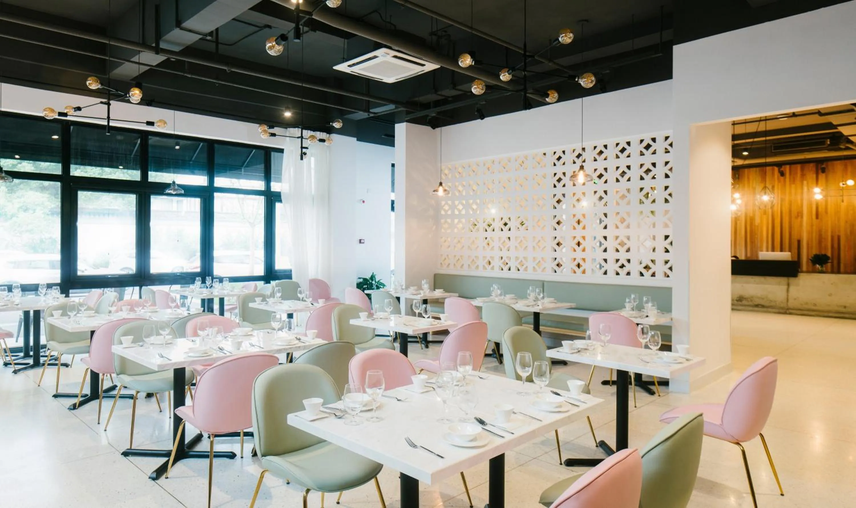 Restaurant/places to eat in Cendre Hotel (Lingering Garden and Tiger Hill)