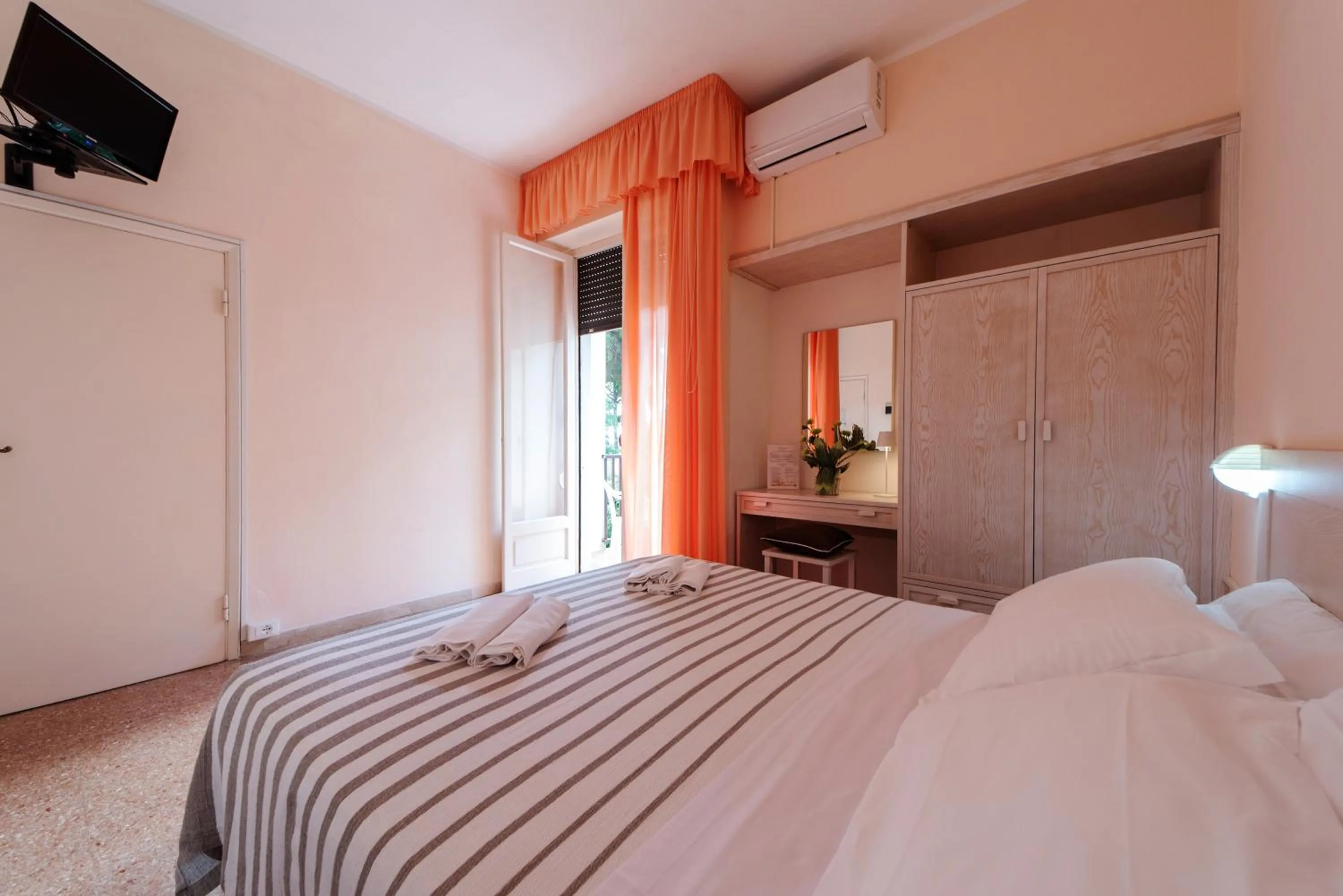 Bed in Frank's Hotel