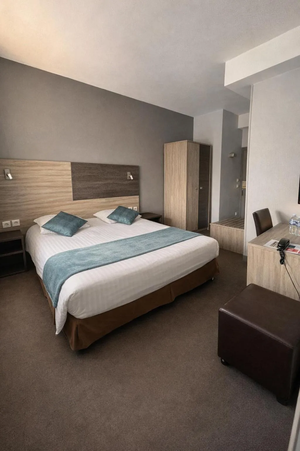 Bed in Logis - Hôtel du Nord et Restaurant La Table d'Elisa