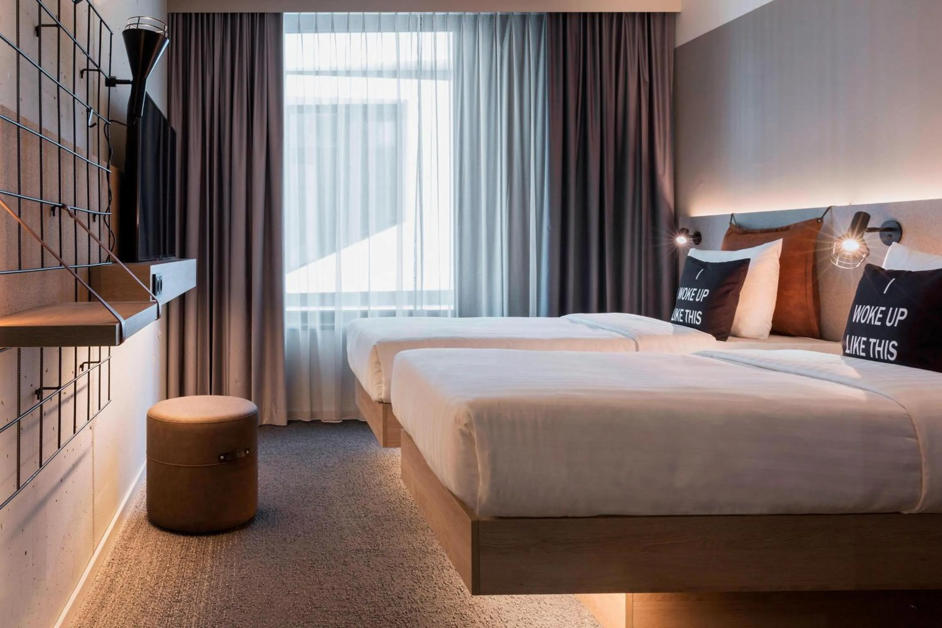 Photo of the whole room, Bed in Moxy Frankfurt City Center
