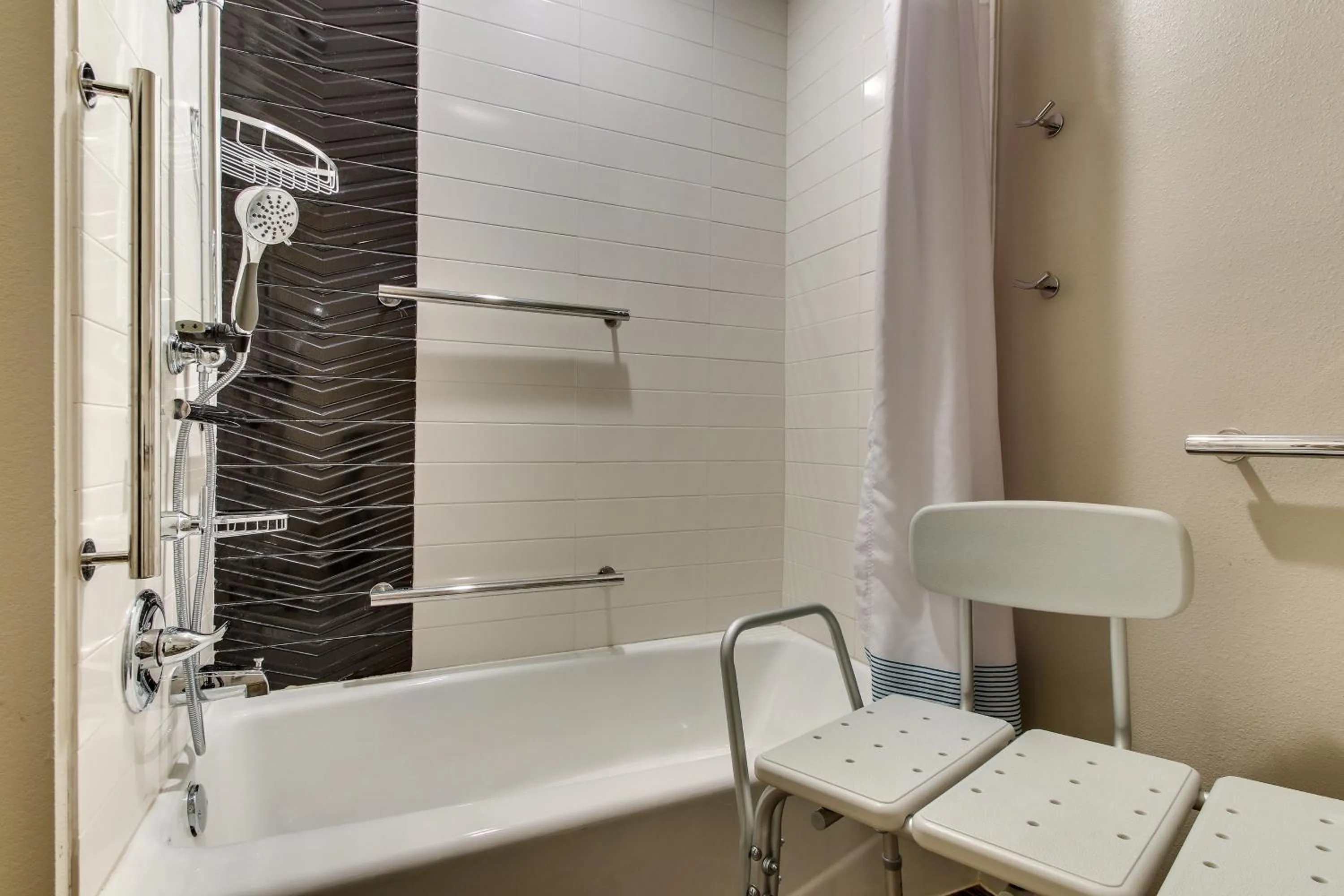 Bathroom in TownePlace Suites by Marriott Mobile Saraland