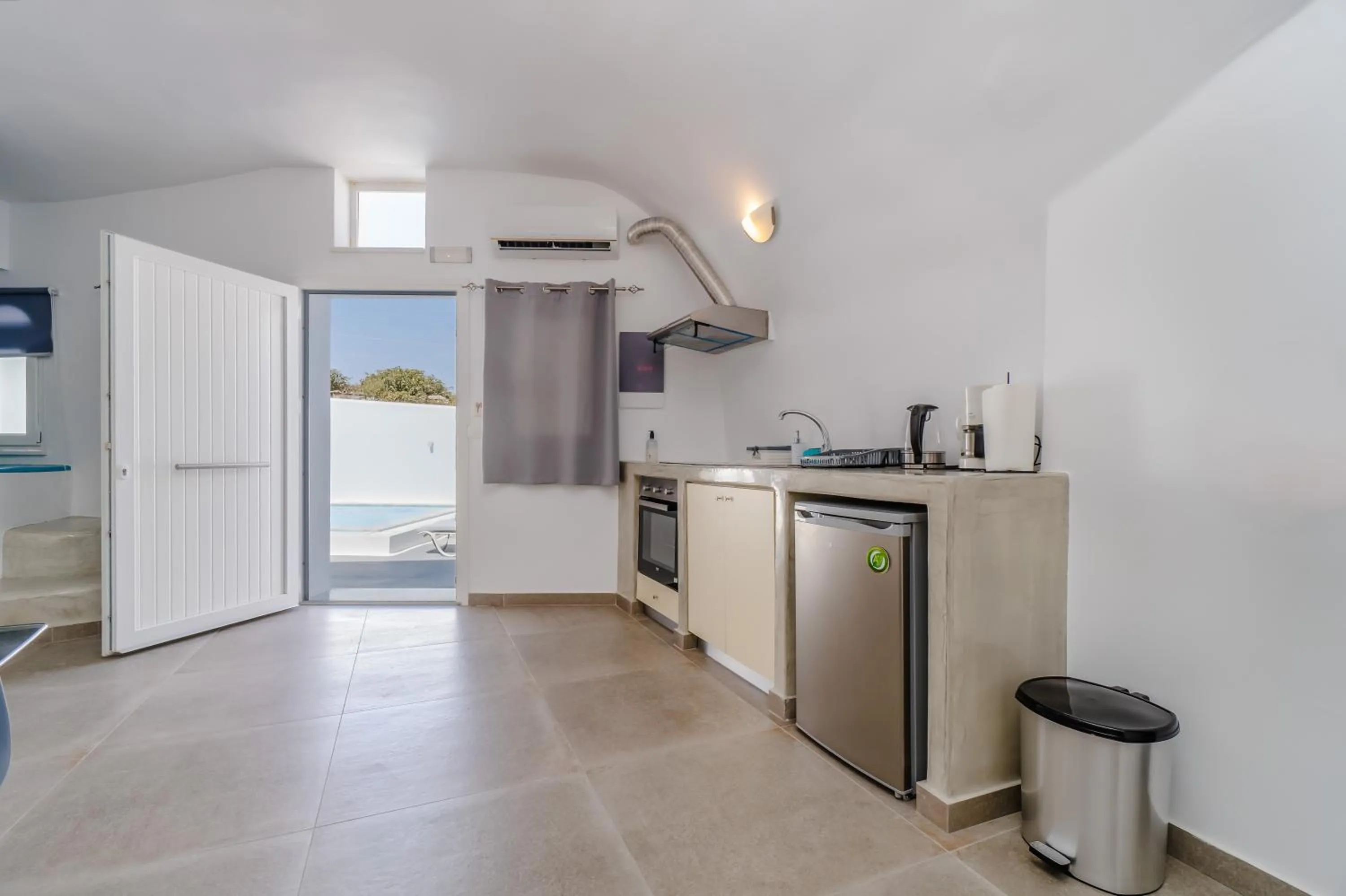 Kitchen or kitchenette in Cally Cave House