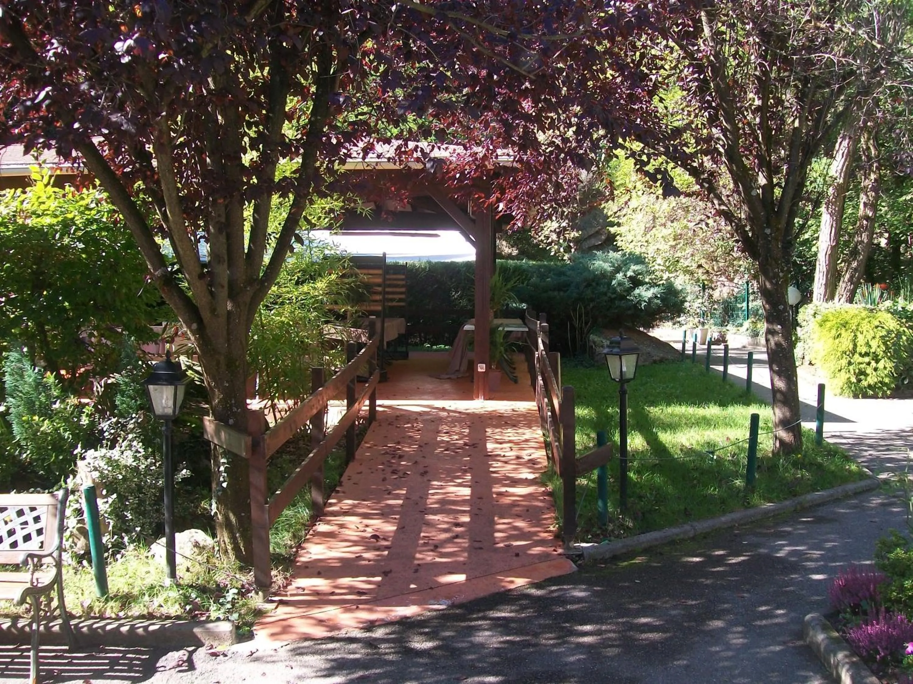 Area and facilities in Logis Hôtel La Cascade