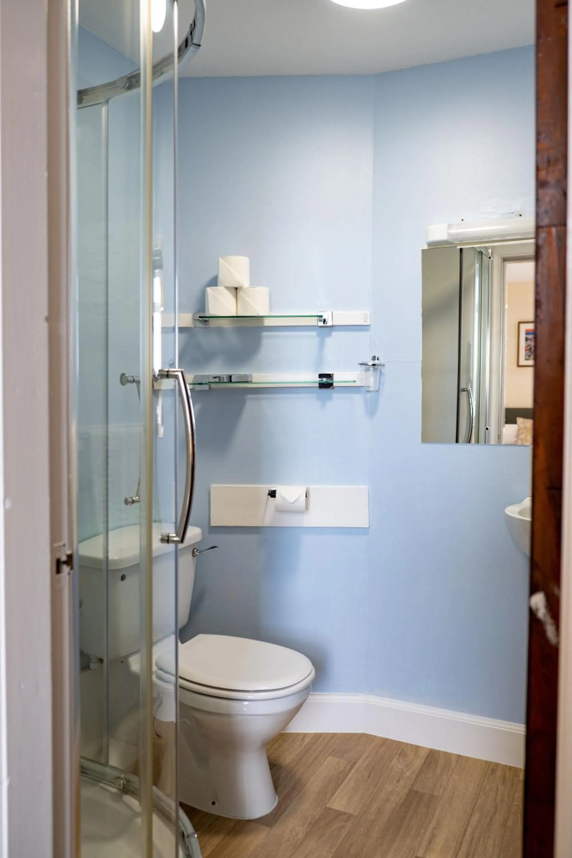 Bathroom in Corran House Guest House