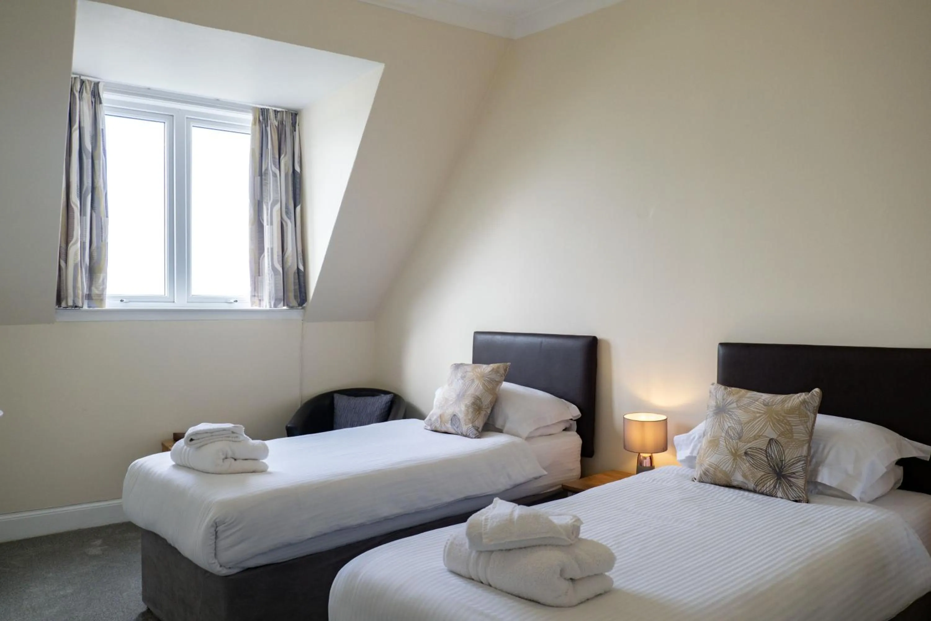 Bedroom, Bed in Corran House Guest House