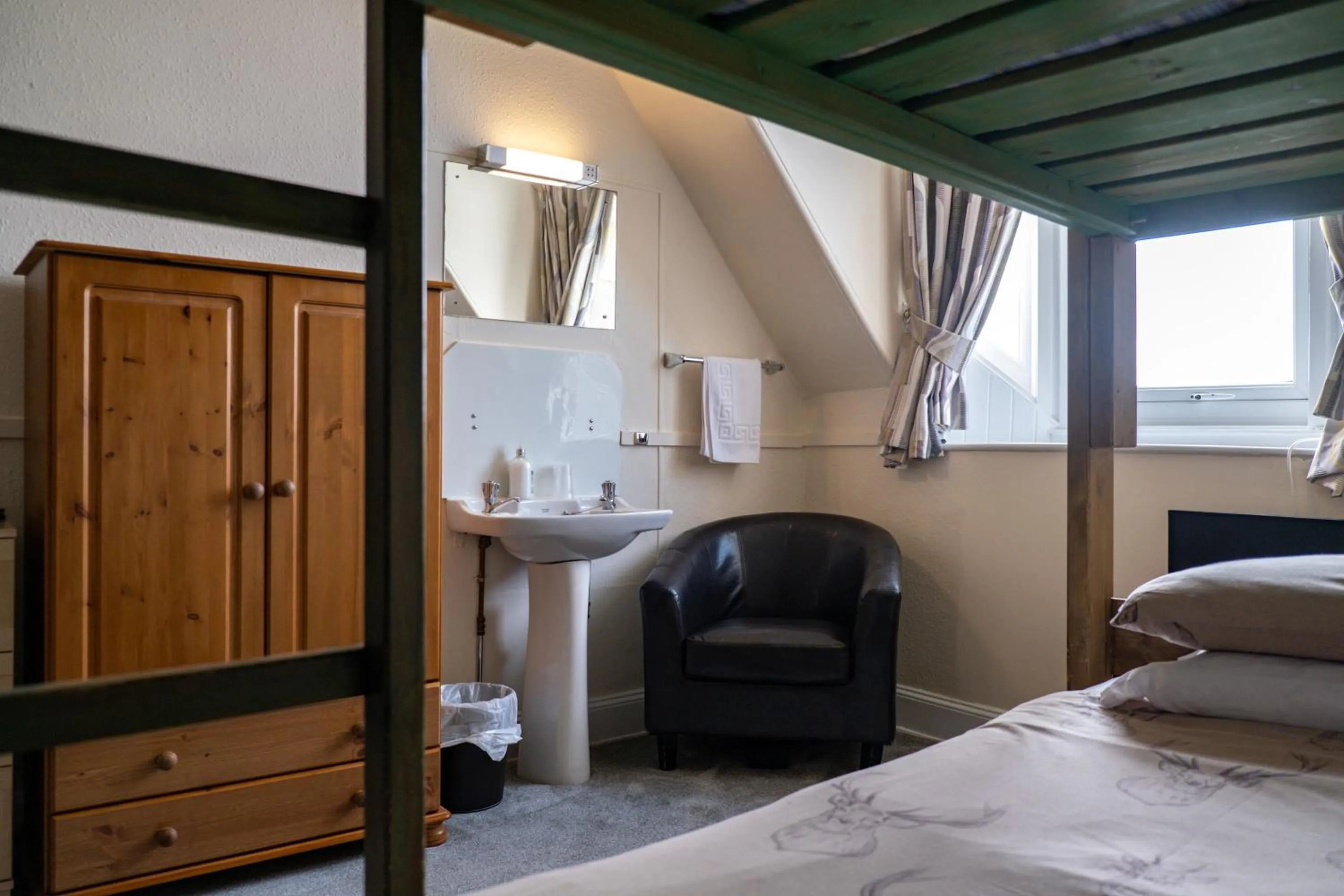 Bedroom, Bed in Corran House Guest House