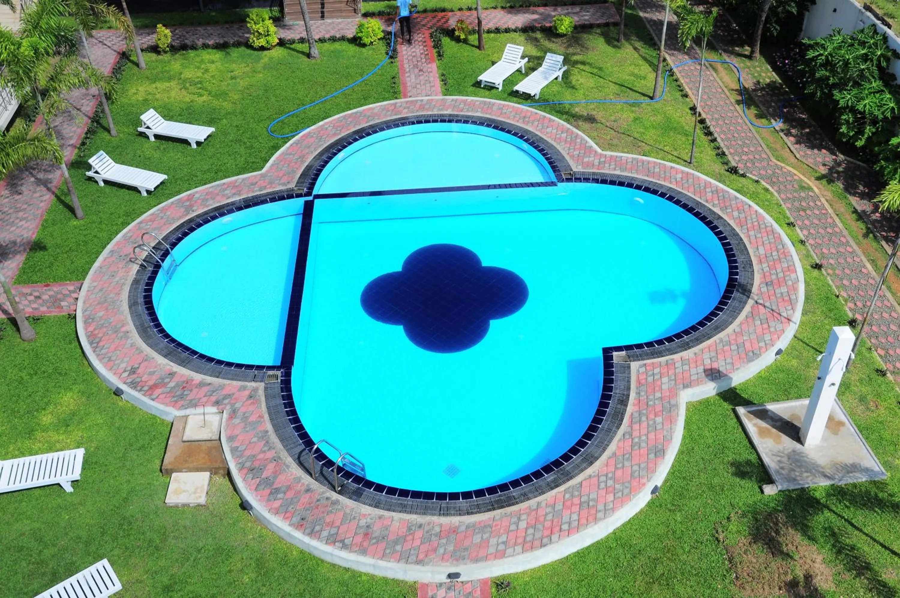 Pool view in Sunstar Nilaveli