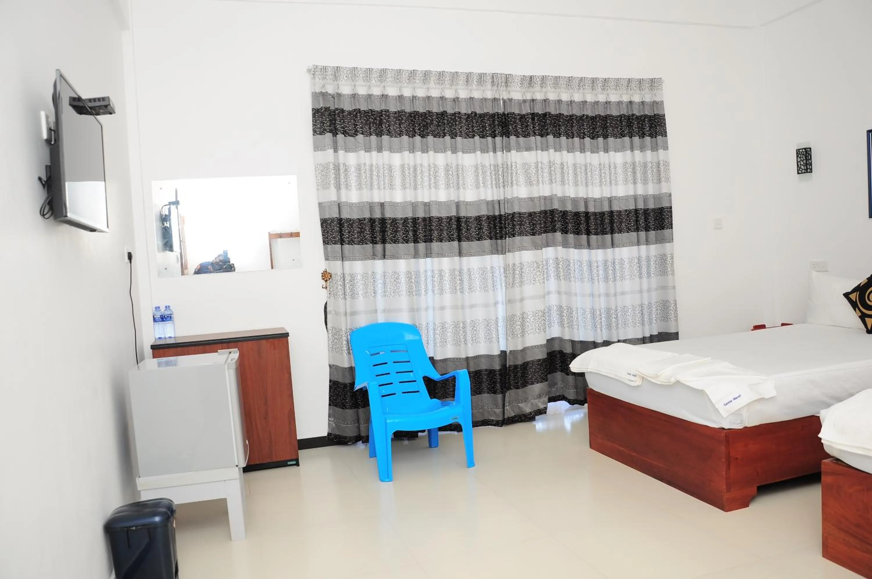 Photo of the whole room, Bed in Sunstar Nilaveli