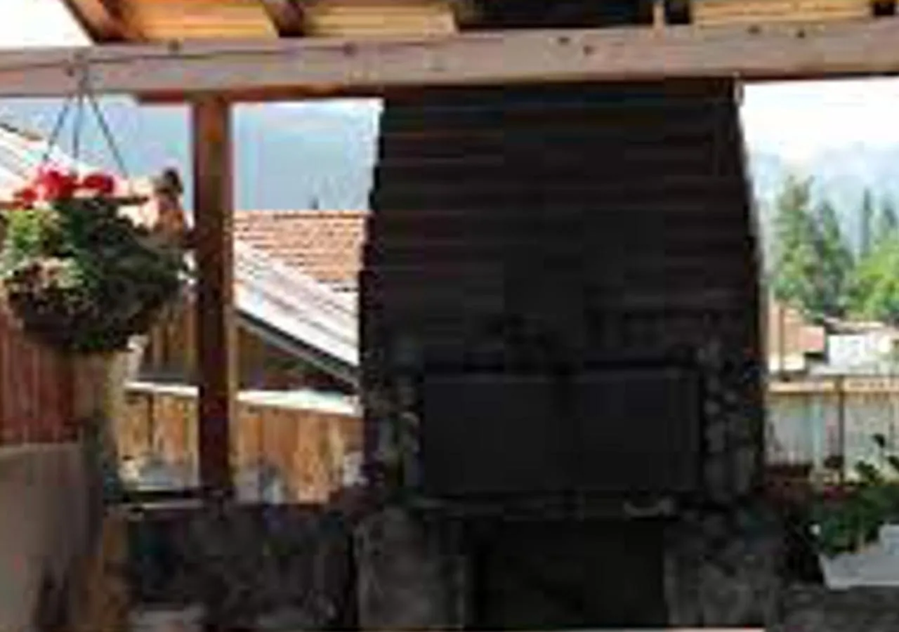 BBQ facilities in Family hotel Iskar