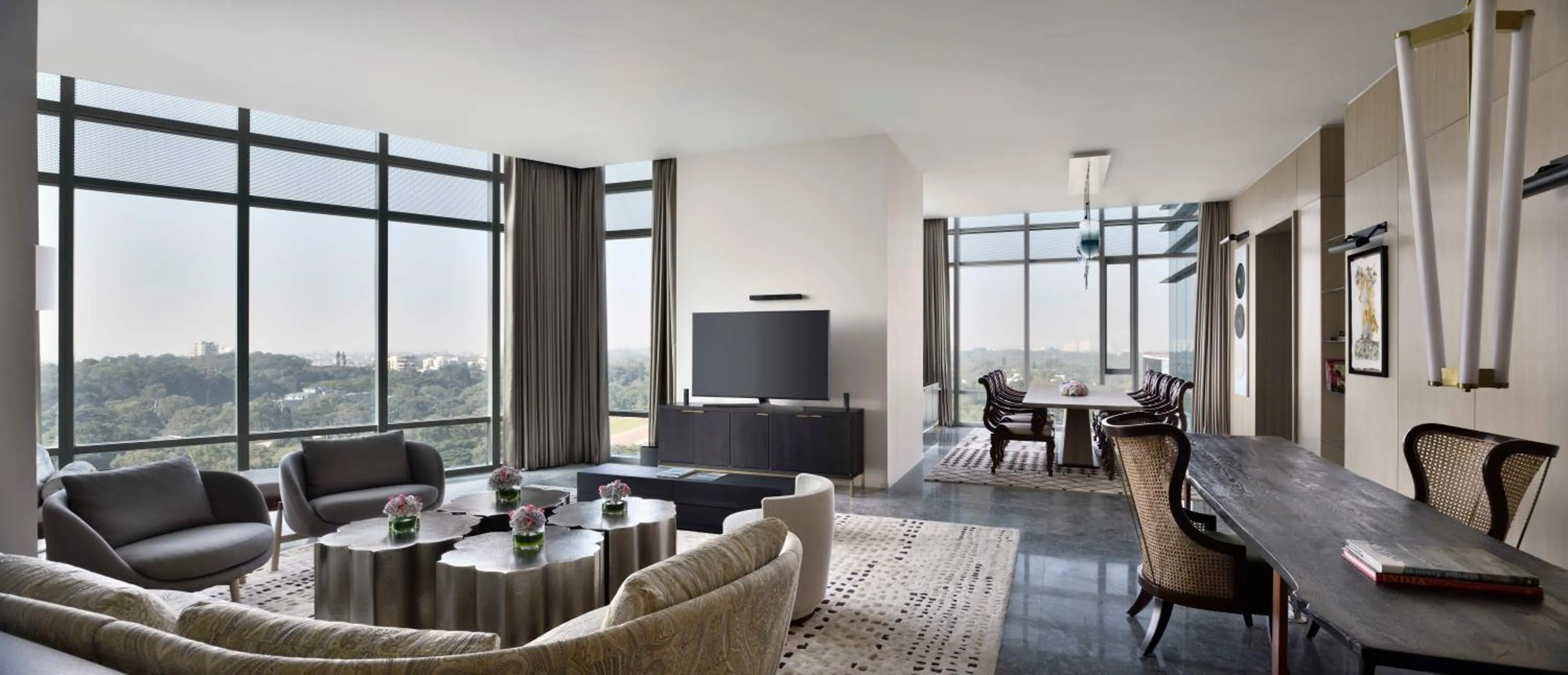 Communal lounge/ TV room in Four Seasons Hotel Bengaluru at Embassy ONE