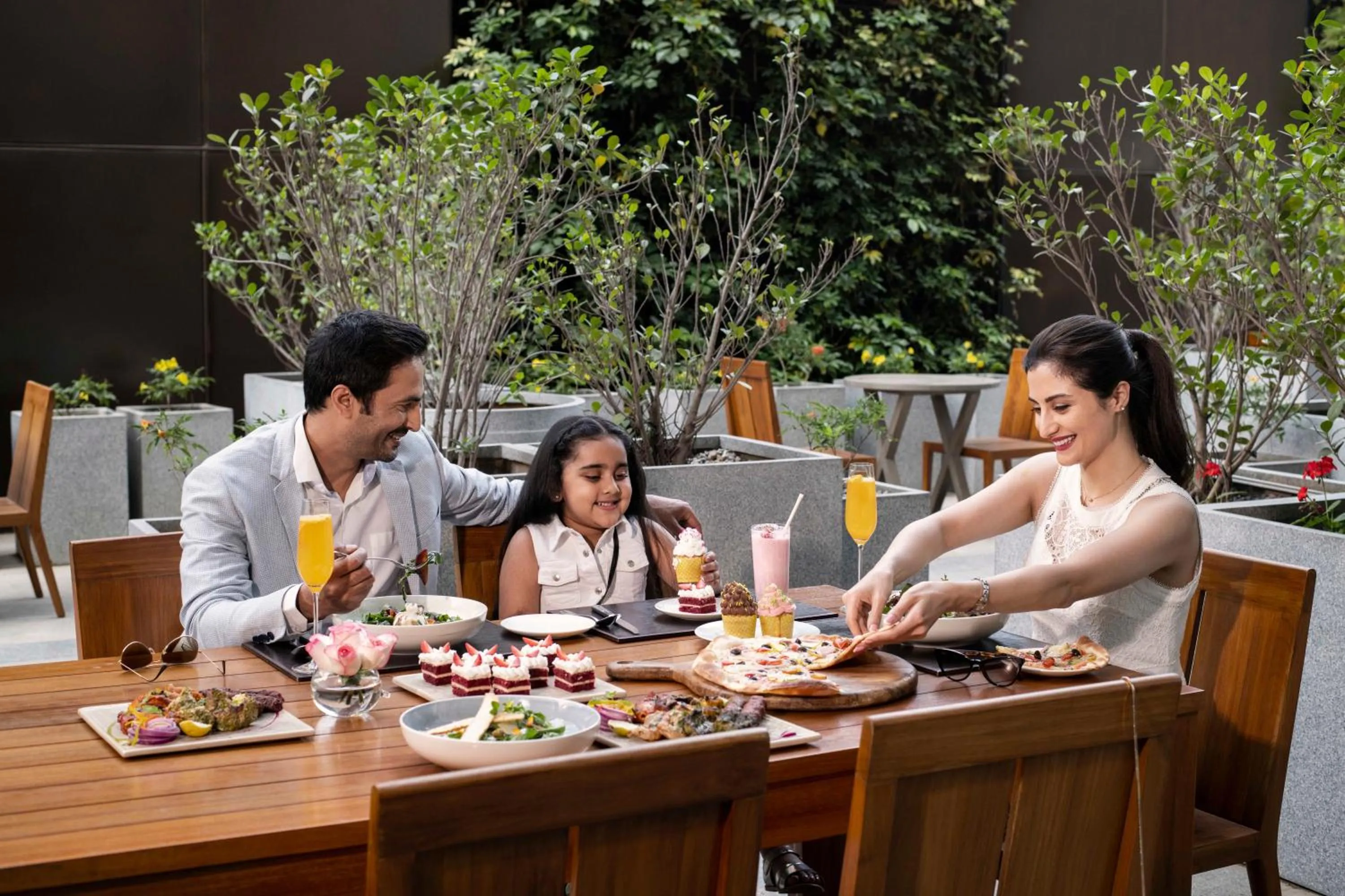 Restaurant/places to eat in Four Seasons Hotel Bengaluru at Embassy ONE