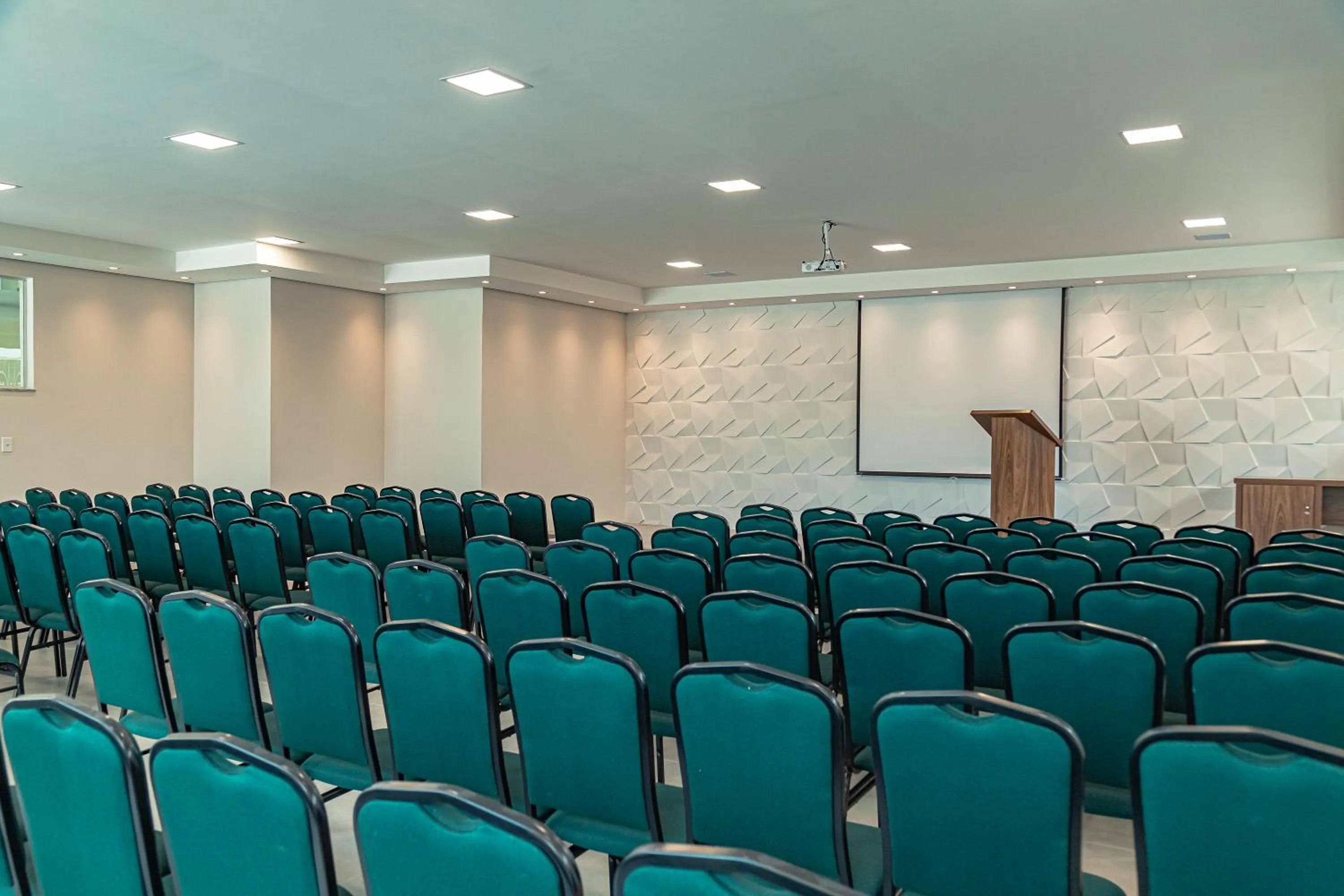 Business facilities in Vitoria Regia Praia Hotel