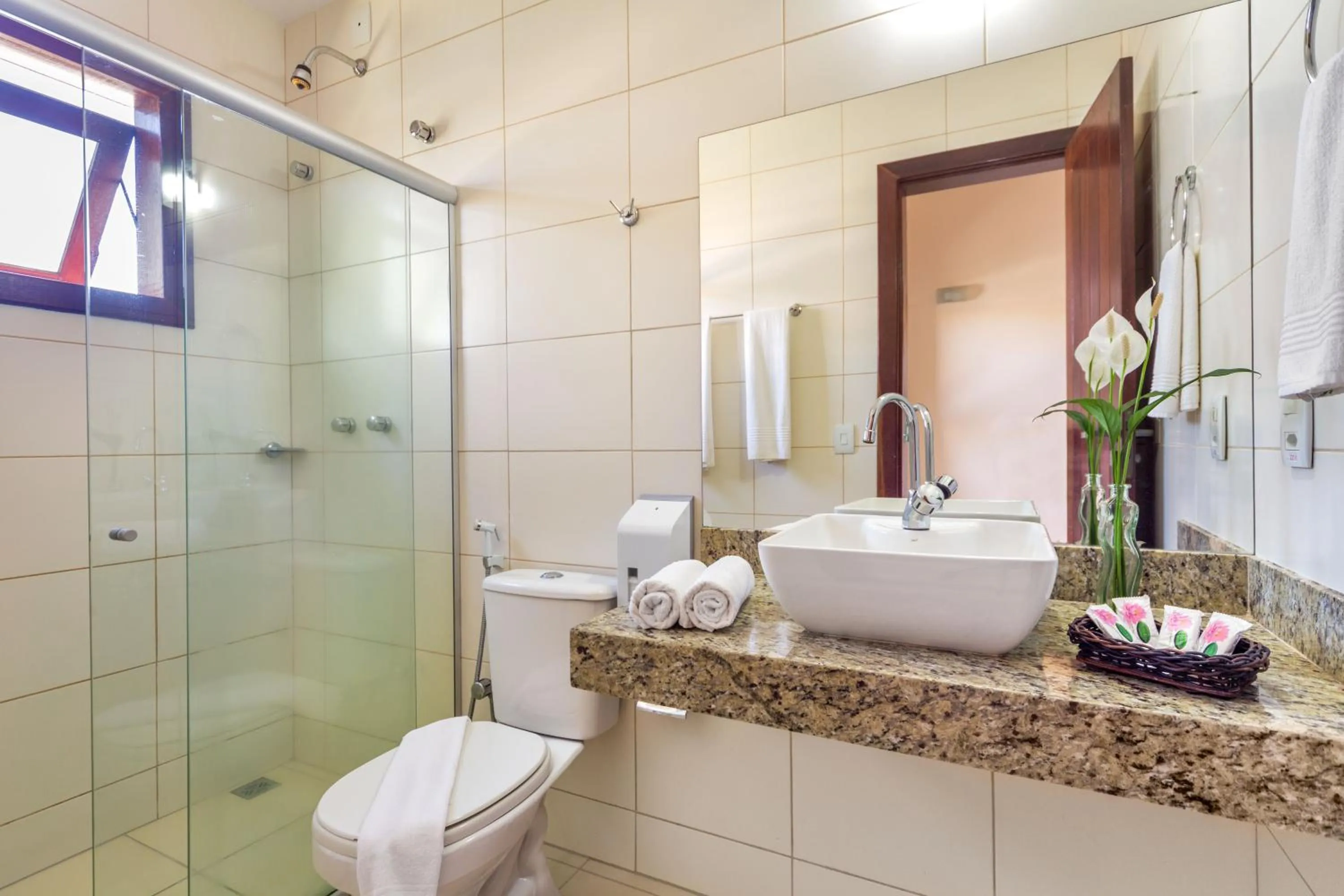 Bathroom in Vitoria Regia Praia Hotel