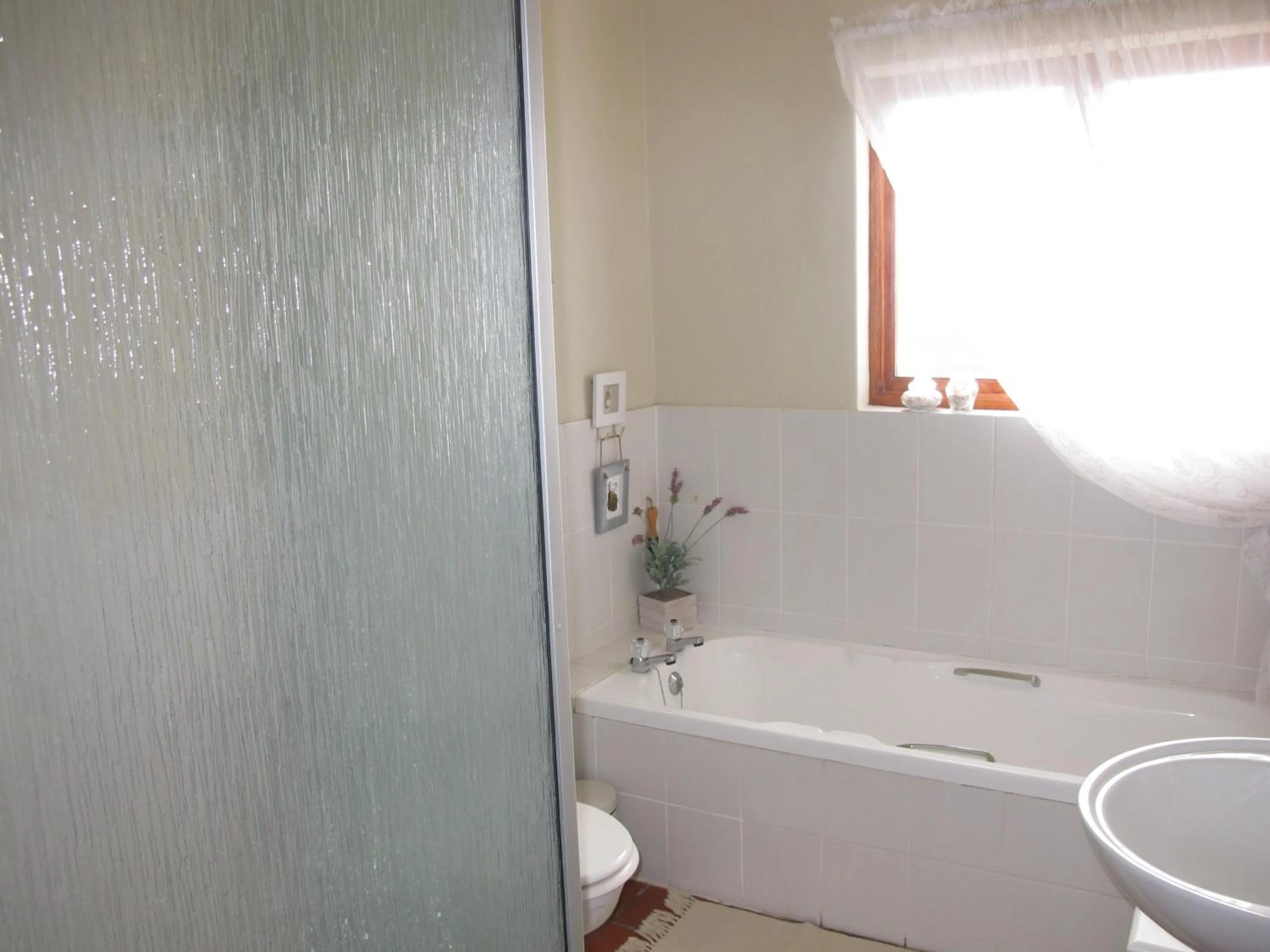 Bathroom in The Bay Lodge