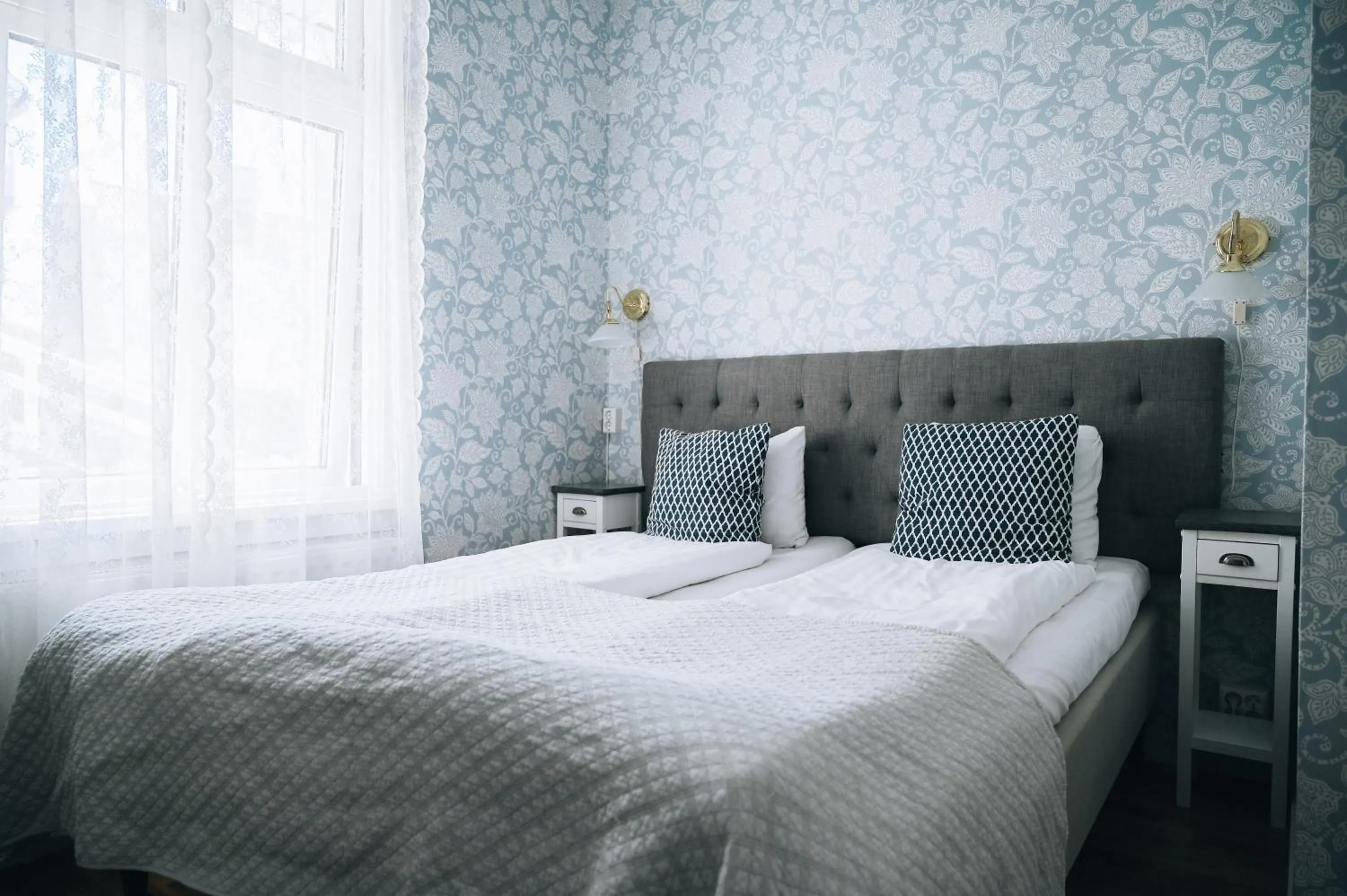 Bed in Nautic Hotell