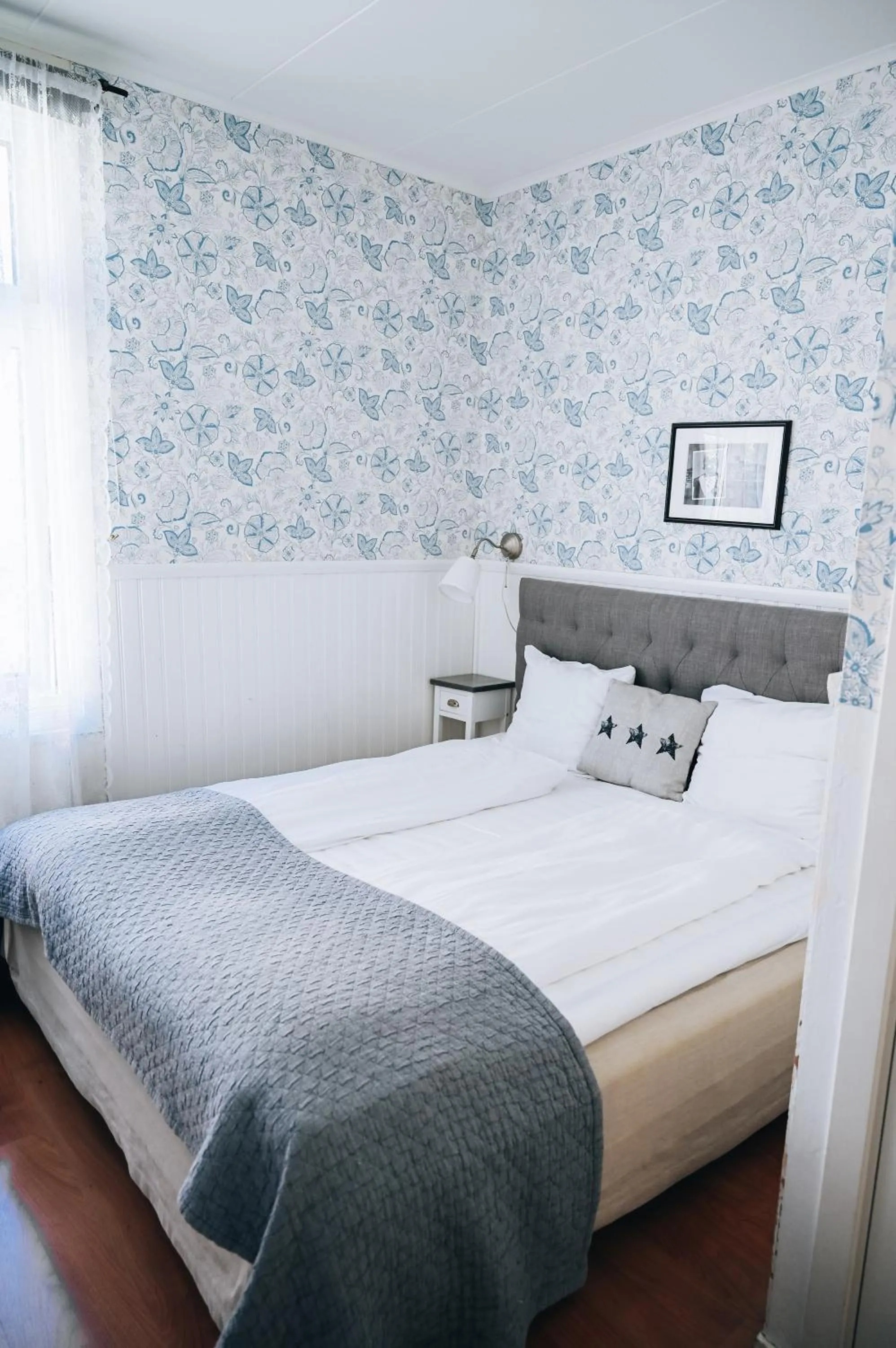 Bed in Nautic Hotell