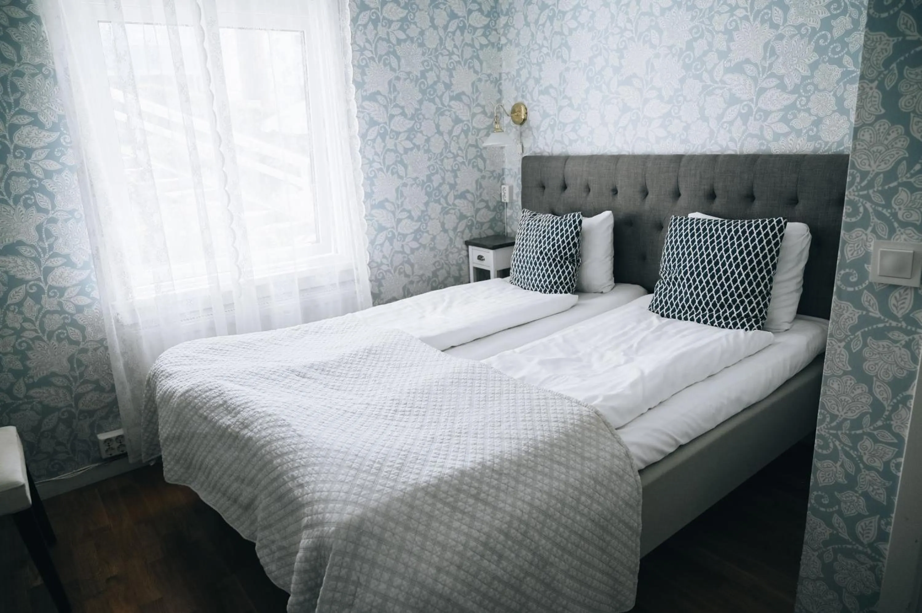 Bed in Nautic Hotell