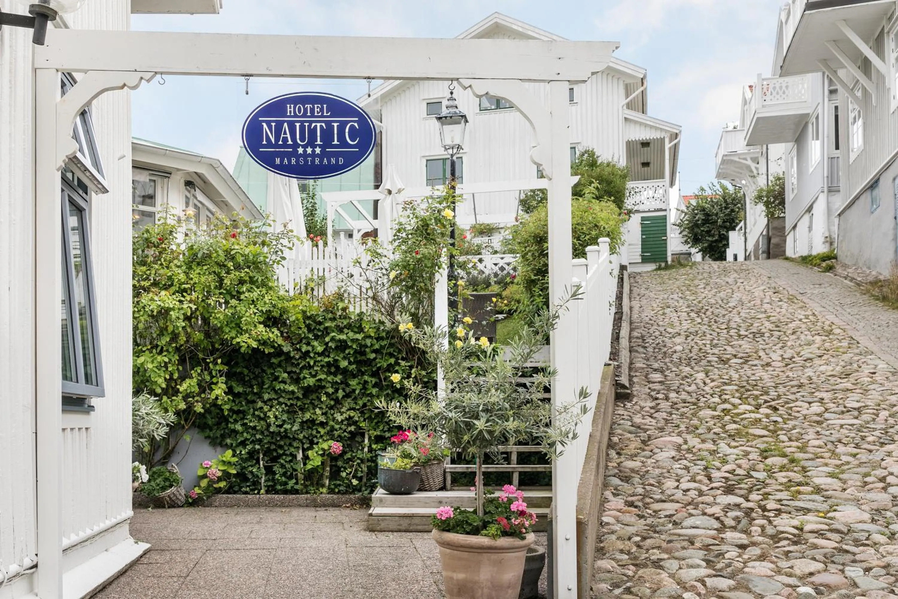 Facade/entrance in Nautic Hotell