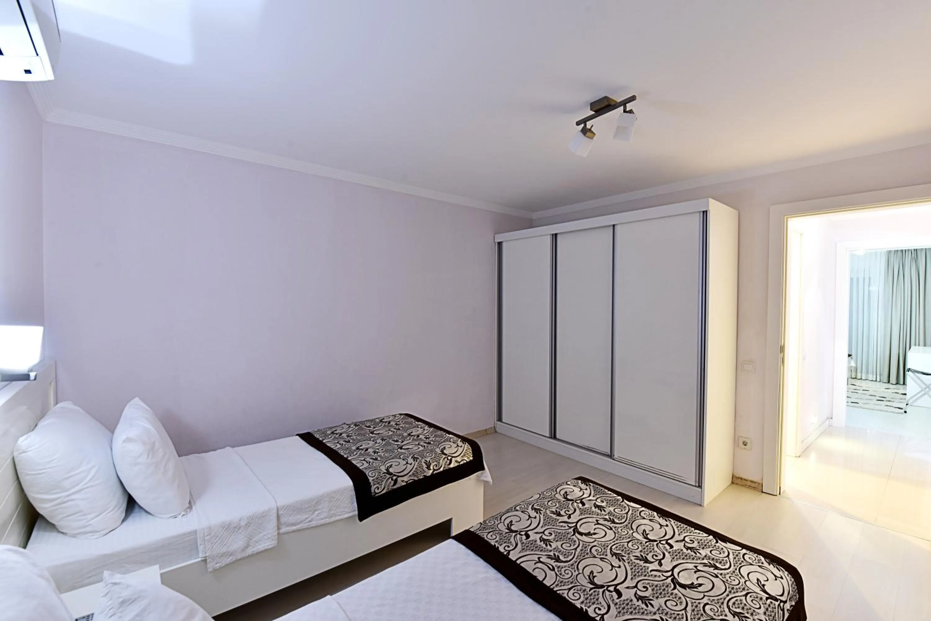 Bedroom, Bed in Royal Palm Residence