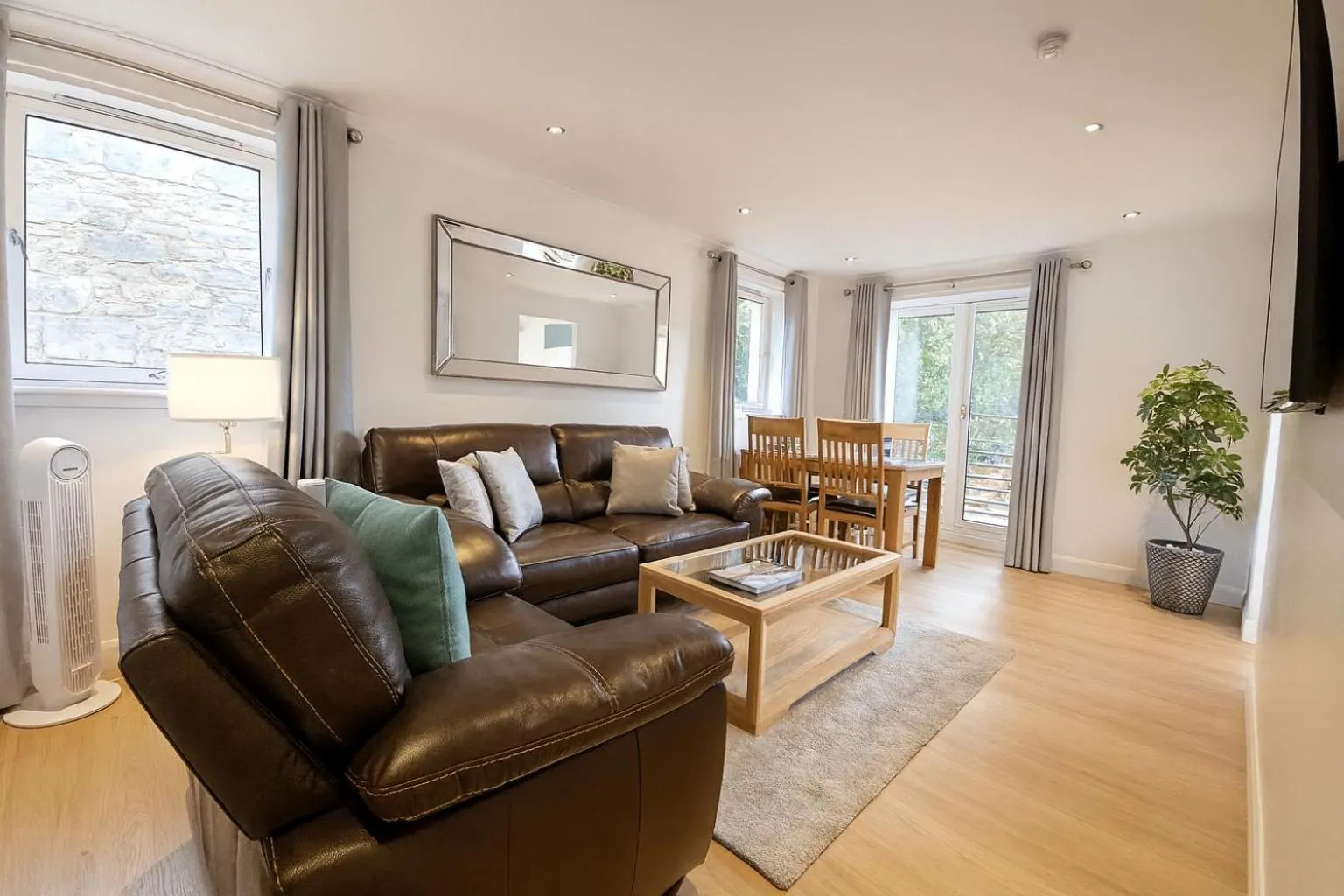 TV and multimedia in Edinburgh Aparthotel