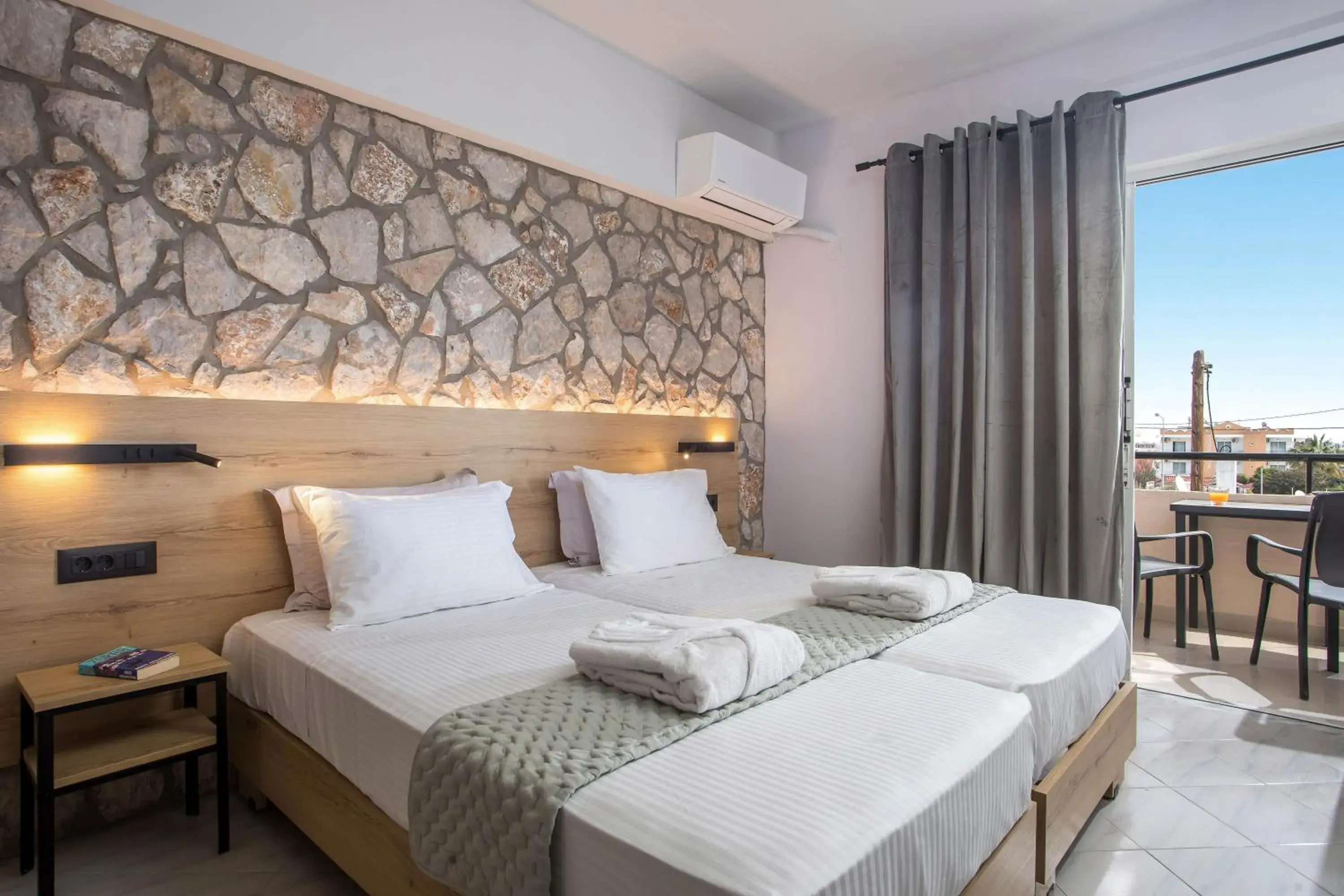 Deluxe Twin Room in Jimmy’s Garden Deluxe Twin Room in Jimmy’s Garden