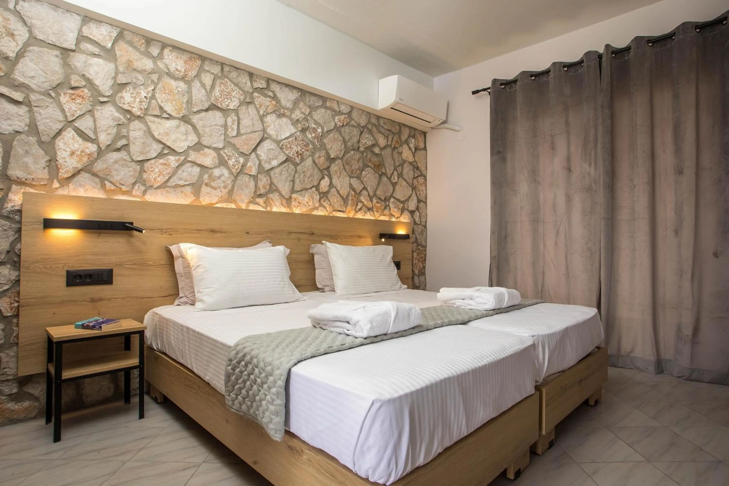 Bedroom, Bed in Jimmy’s Garden