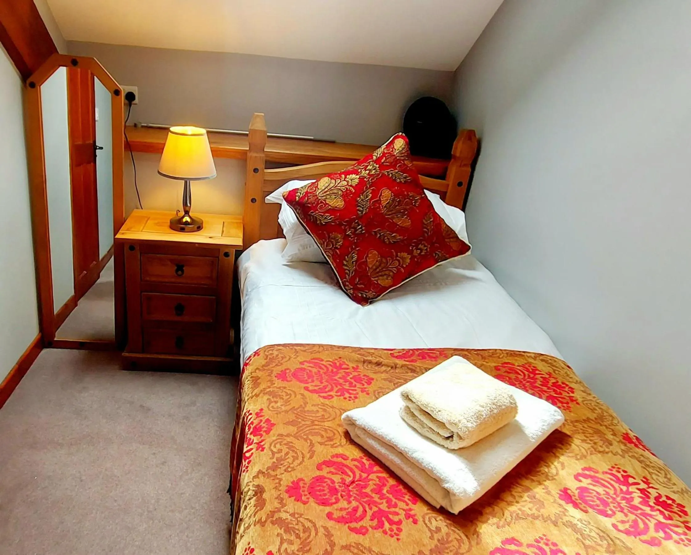 Bed in Dolgun Uchaf Historic B&B and Cottages in Snowdonia