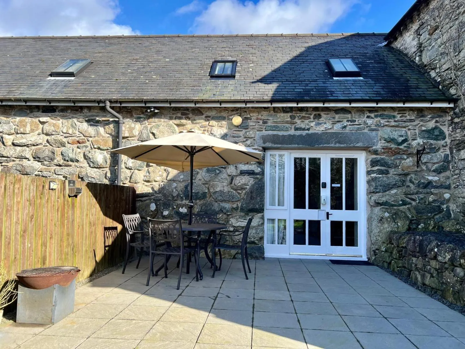 Property building in Dolgun Uchaf Historic B&B and Cottages in Snowdonia