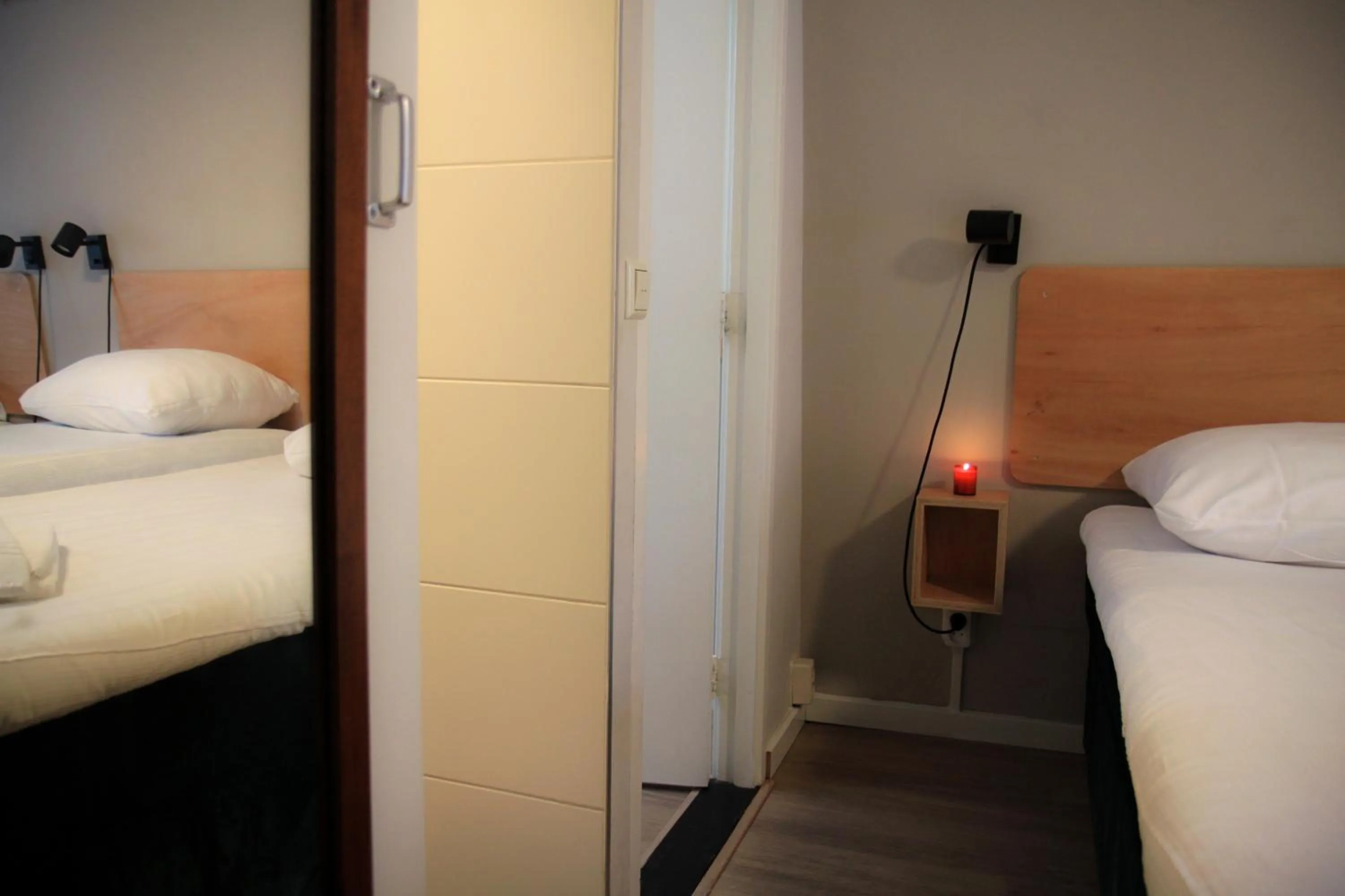 Bedroom, Bed in Hotel 55 - City Centre