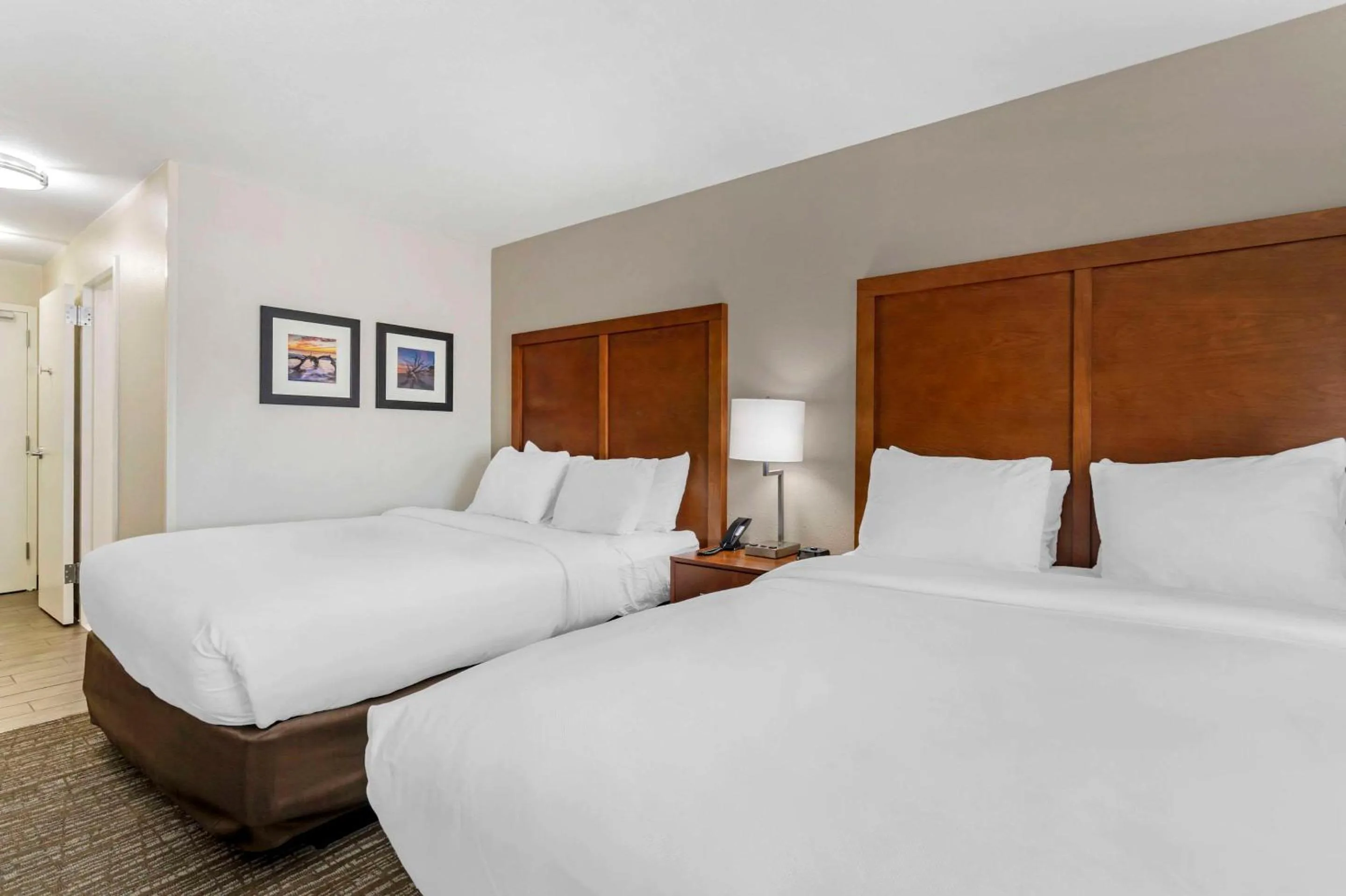 Bed in Comfort Inn & Suites Brunswick I-95