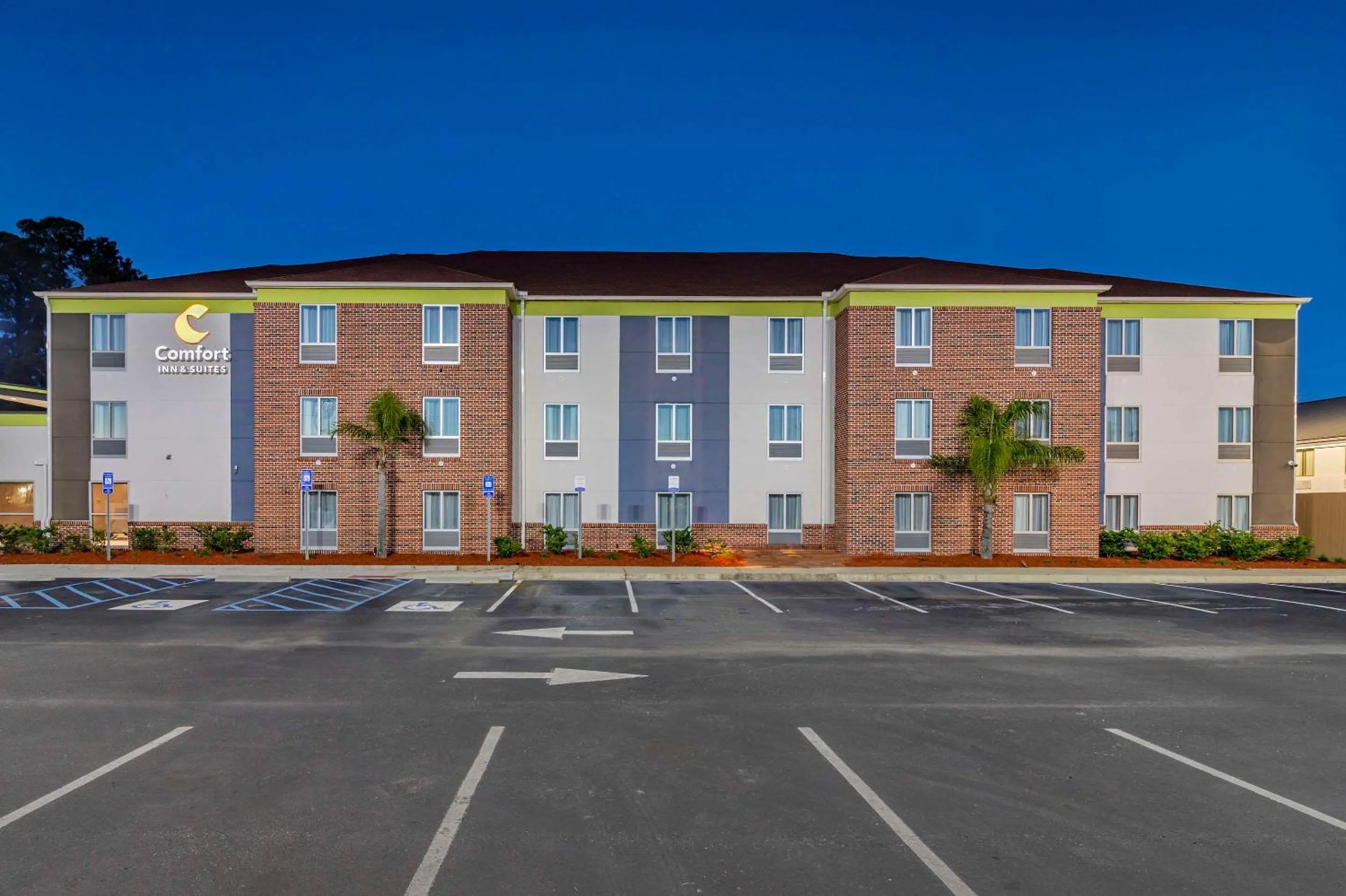 Property building in Comfort Inn & Suites Brunswick I-95