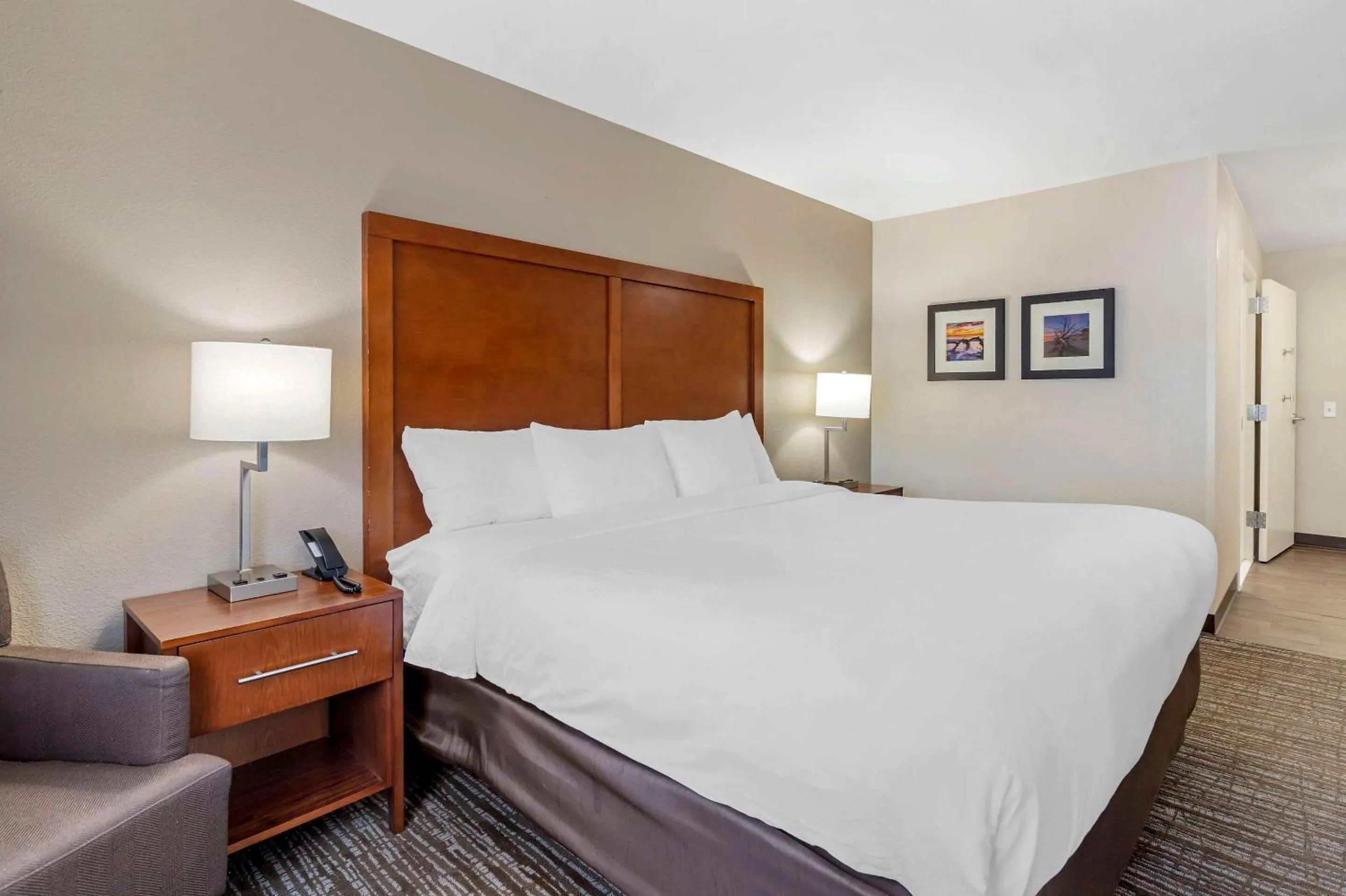 Bedroom, Bed in Comfort Inn & Suites Brunswick I-95