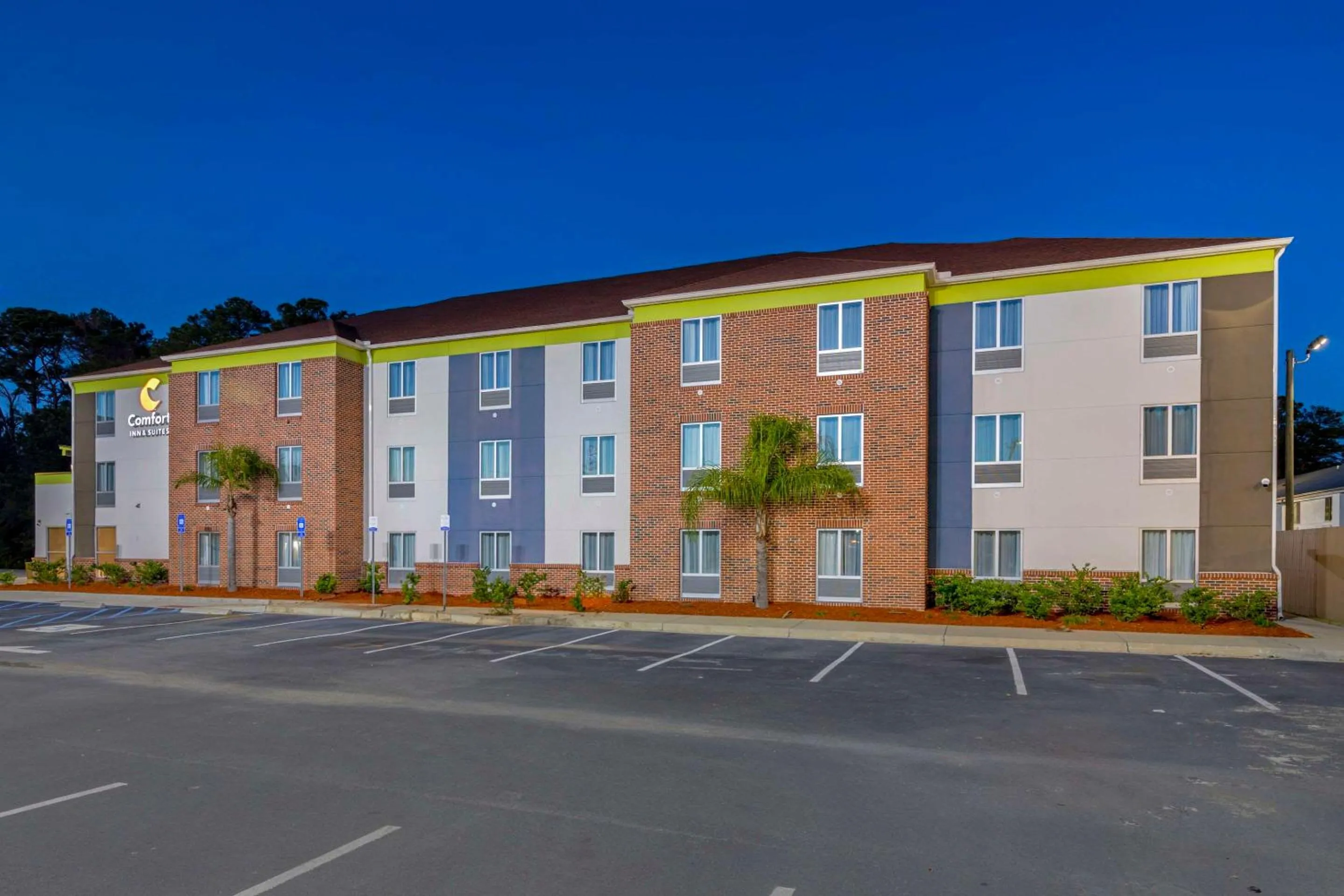 Property building in Comfort Inn & Suites Brunswick I-95