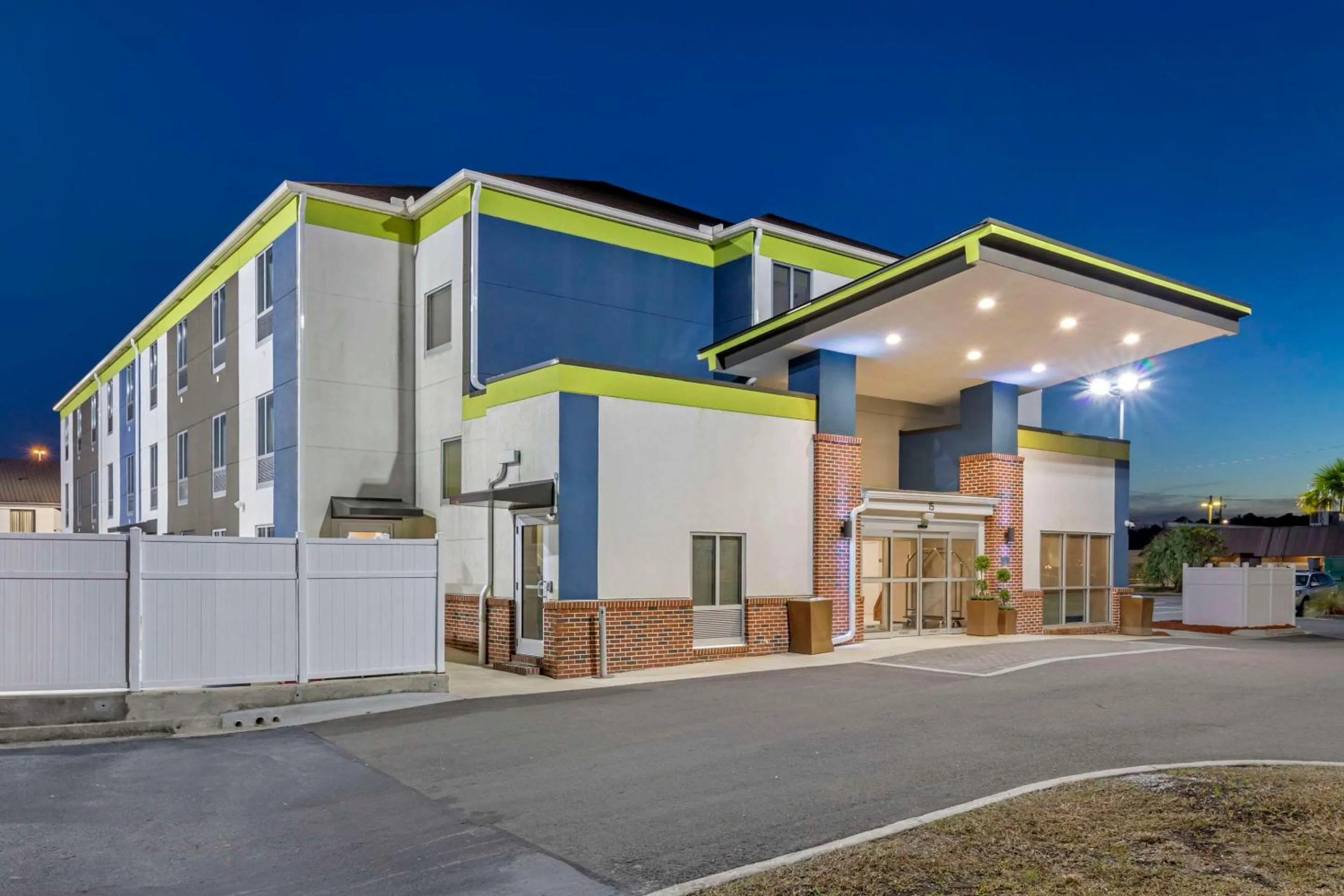 Property building in Comfort Inn & Suites Brunswick I-95