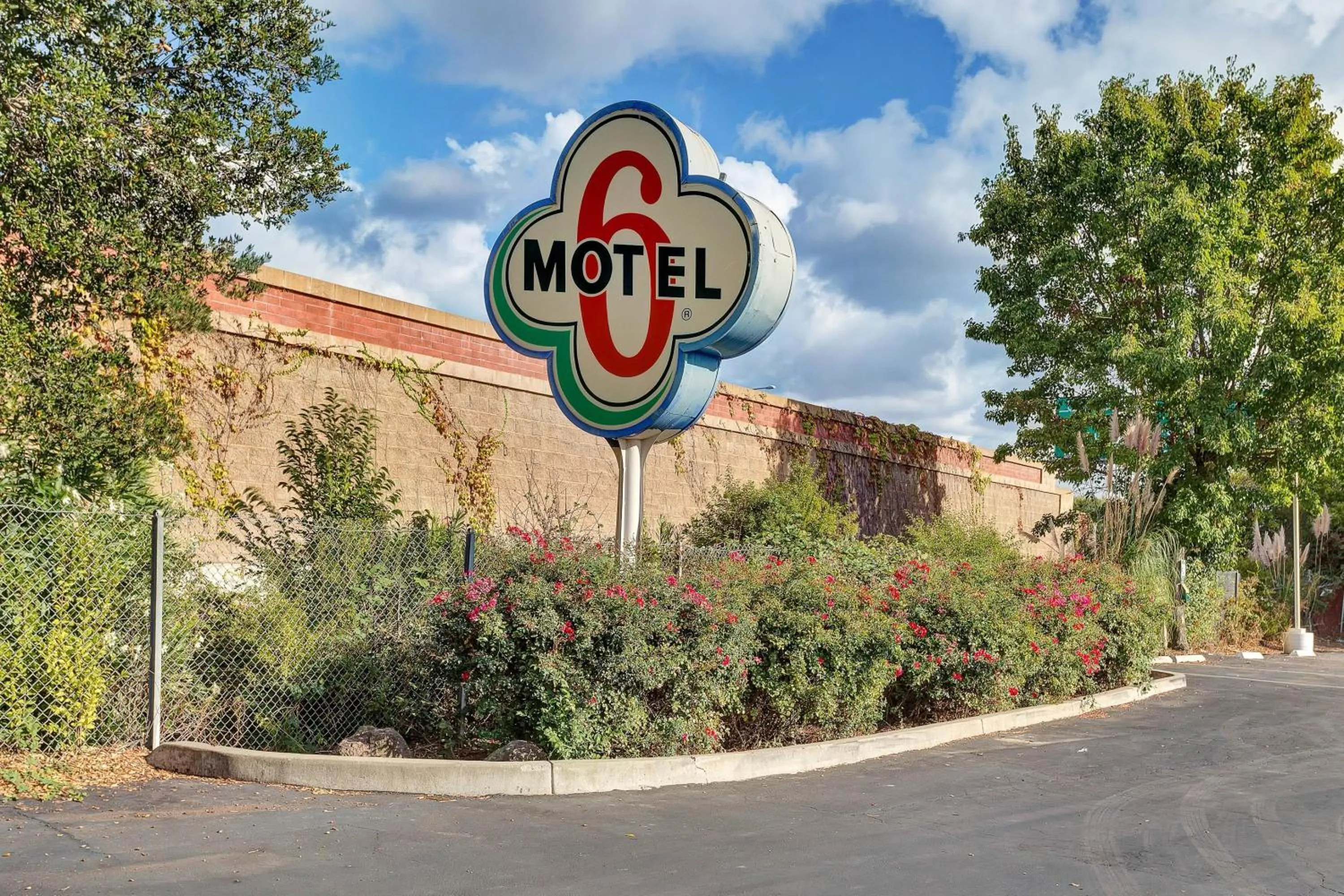 Property building in Motel 6 Santa Rosa - South