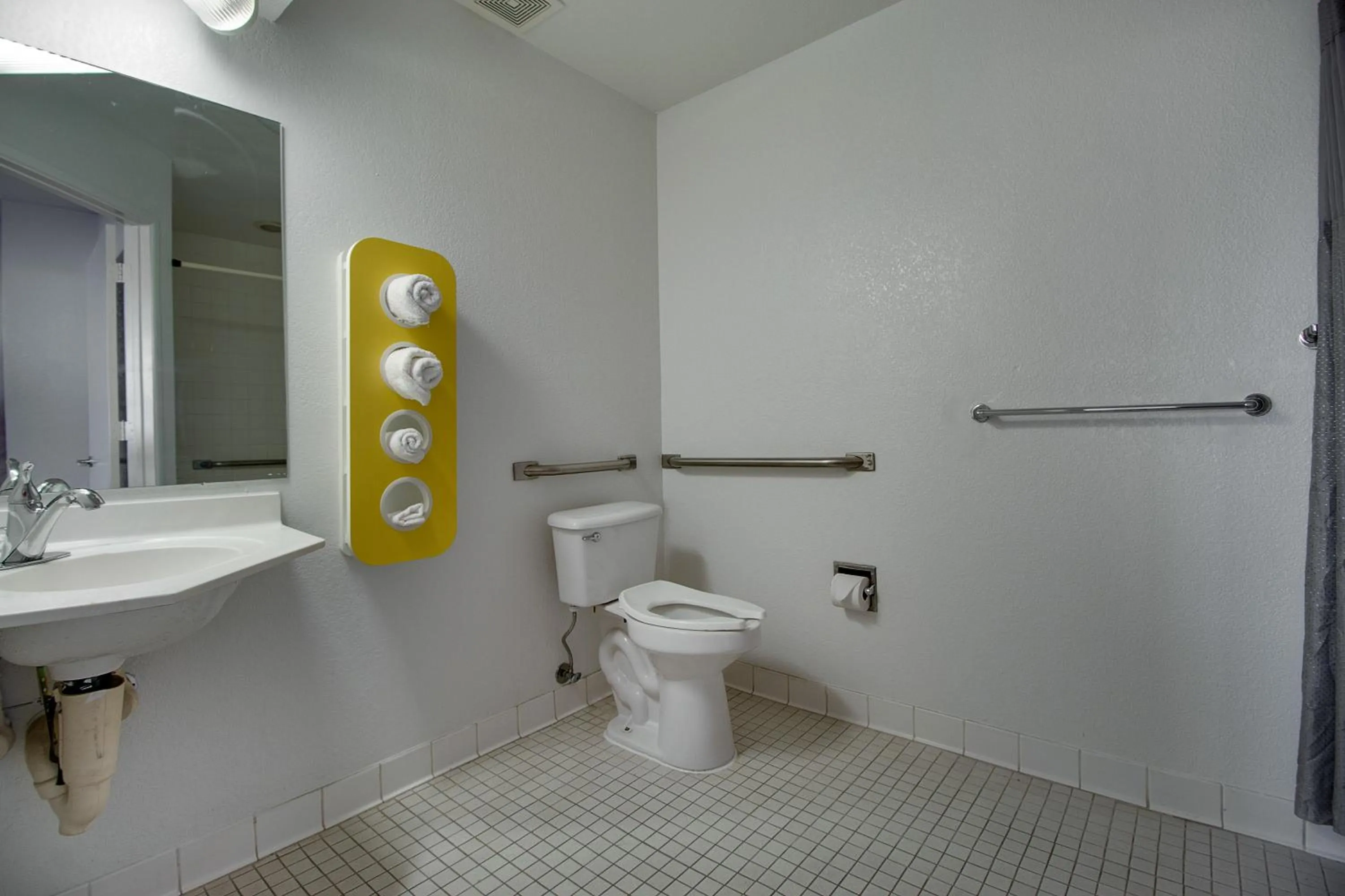 Bathroom in Motel 6-Phoenix, AZ - East