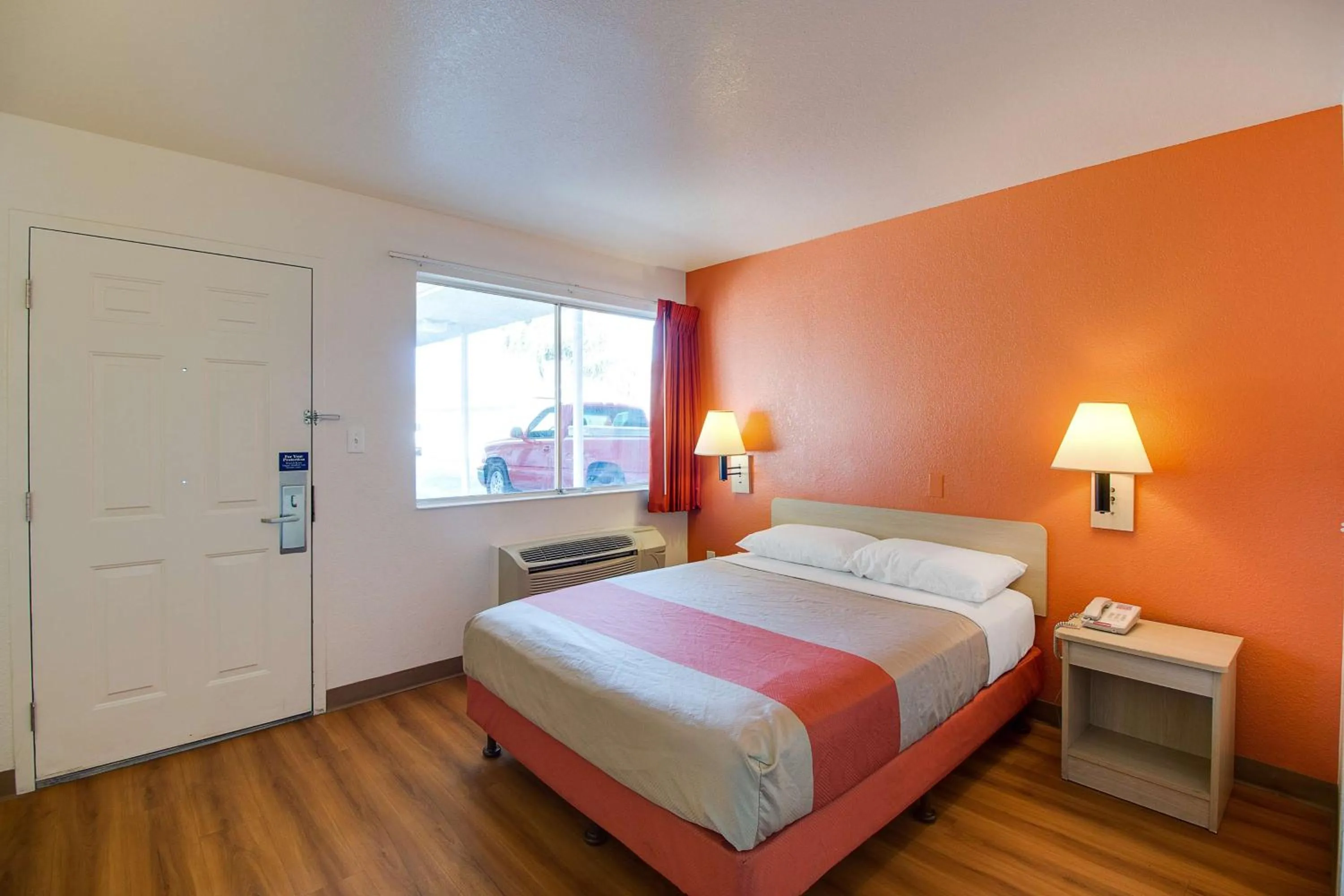 Photo of the whole room, Bed in Motel 6-Phoenix, AZ - East