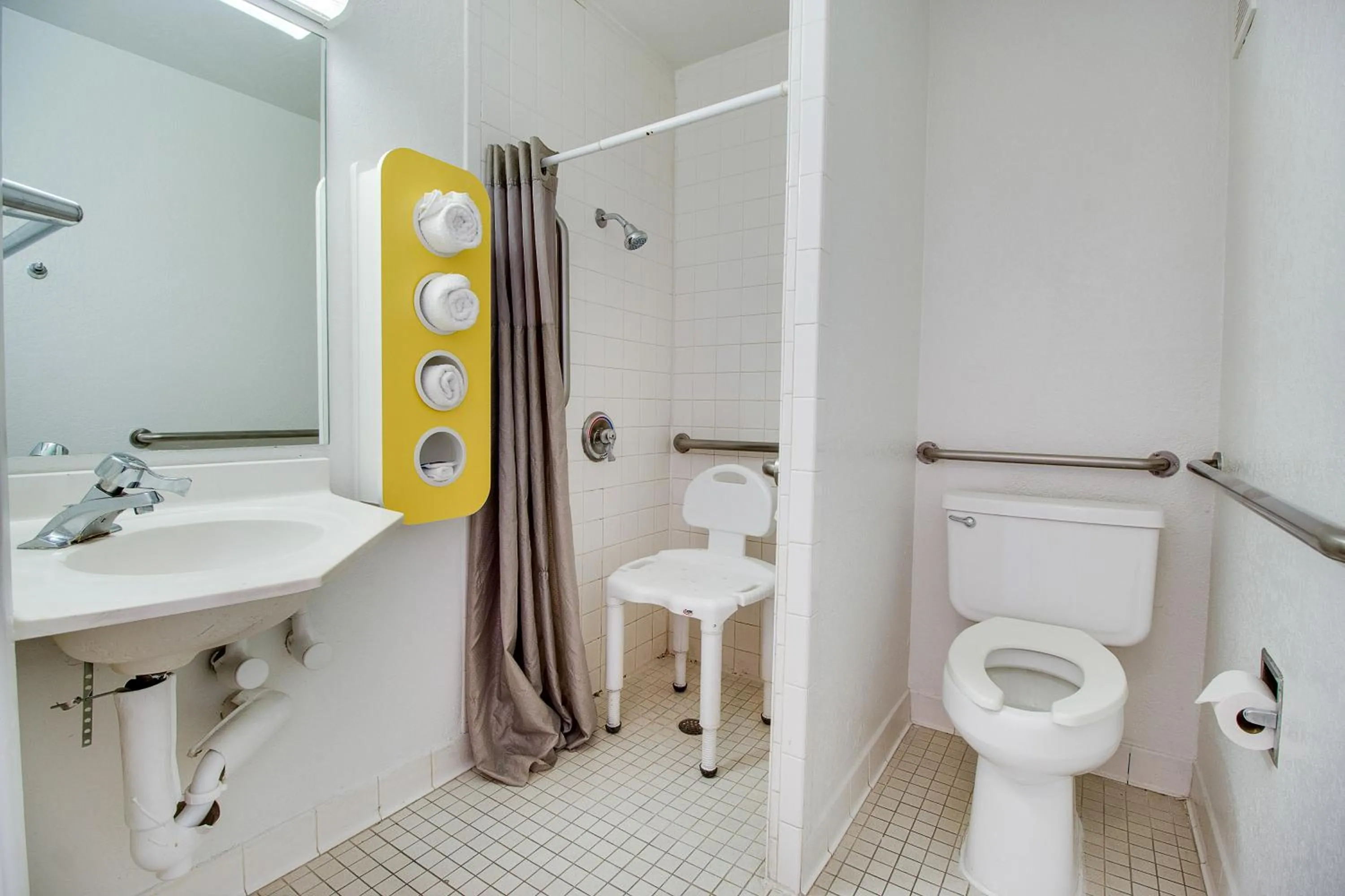 Bathroom in Motel 6-Phoenix, AZ - East