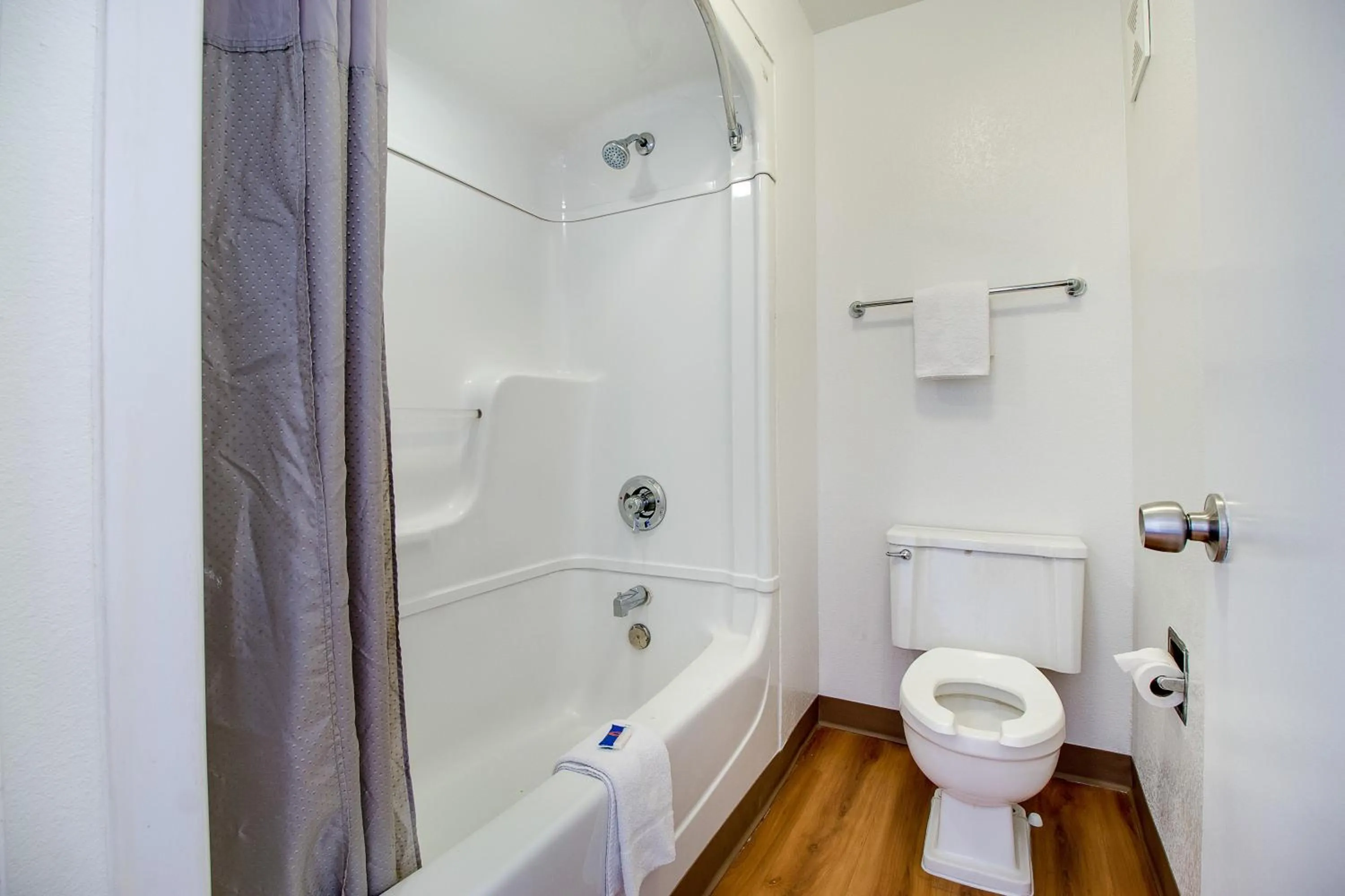 Bathroom in Motel 6-Phoenix, AZ - East