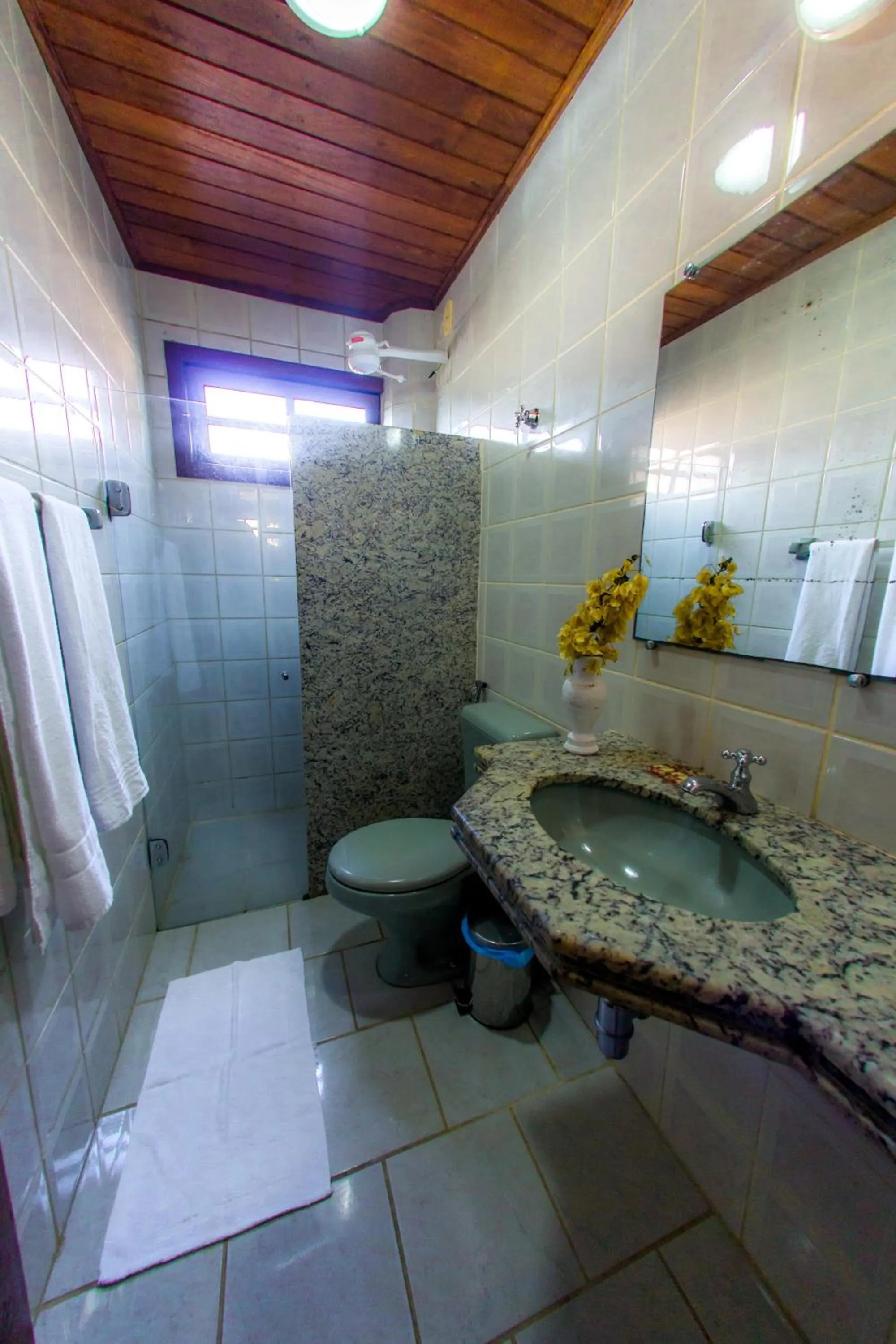 Bathroom in Hotel Porto Dourado - Rede Bem Bahia