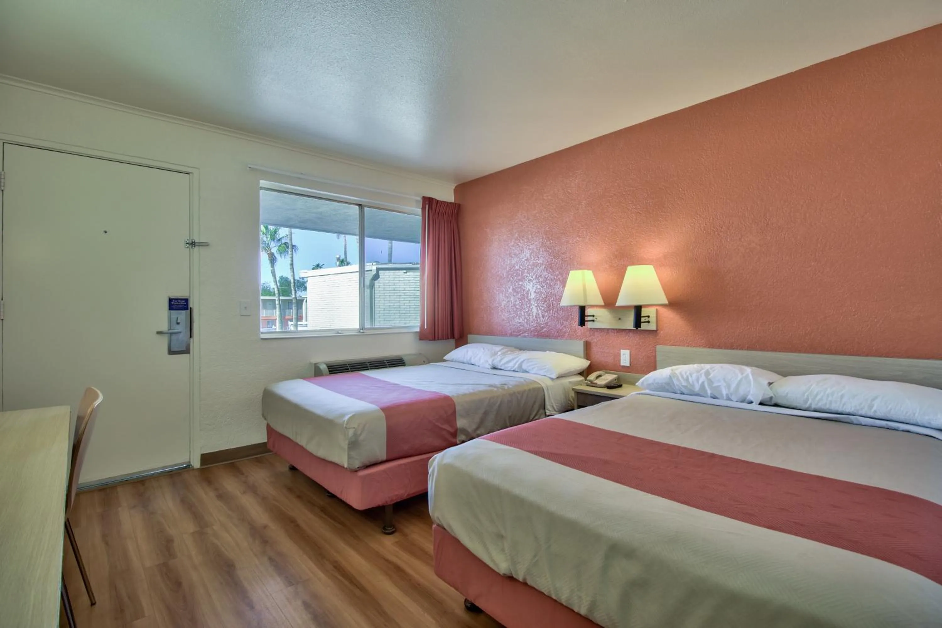 Bedroom, Bed in Motel 6-Youngtown, AZ - Phoenix - Sun City