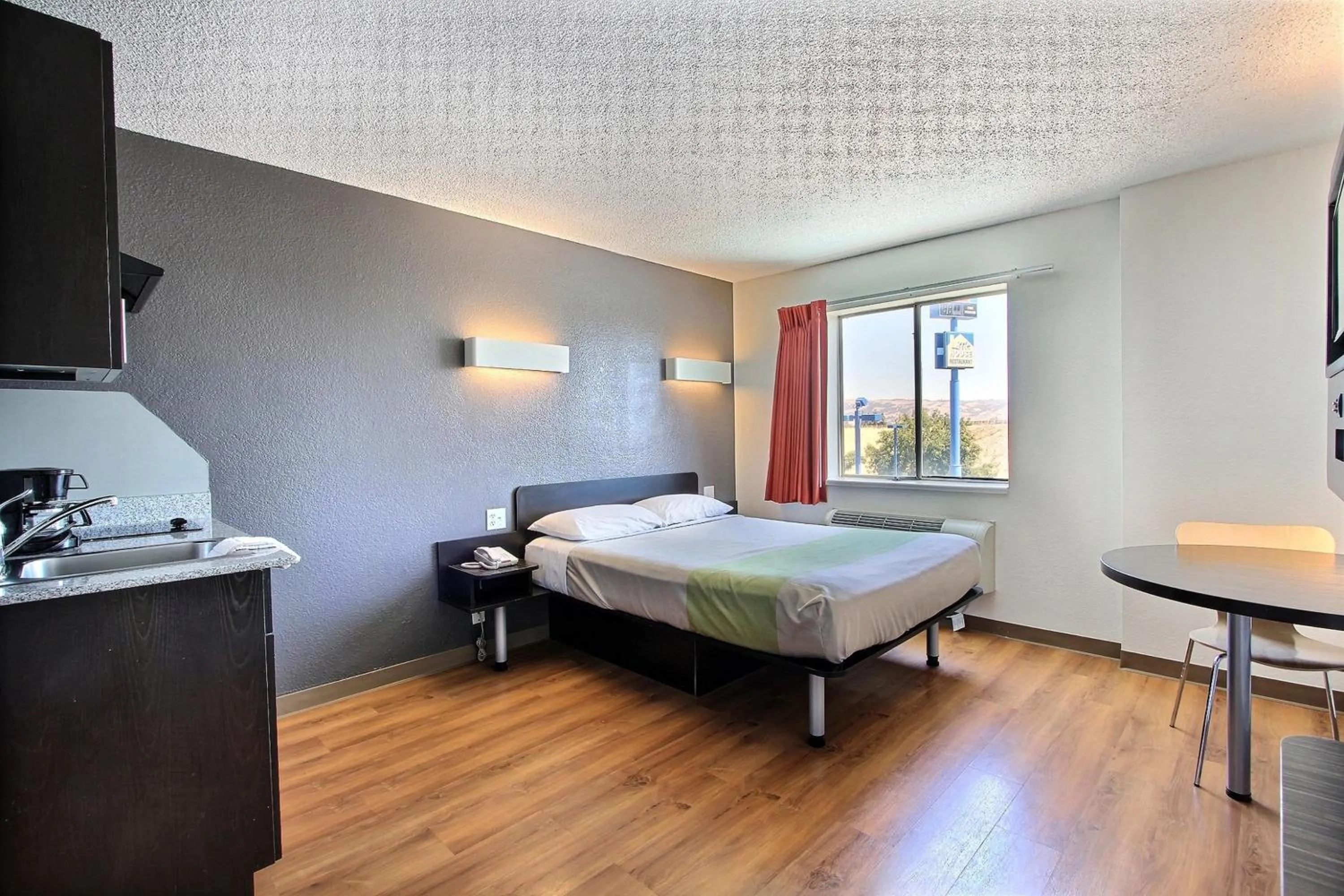 Photo of the whole room, Bed in Motel 6-Gilroy, CA