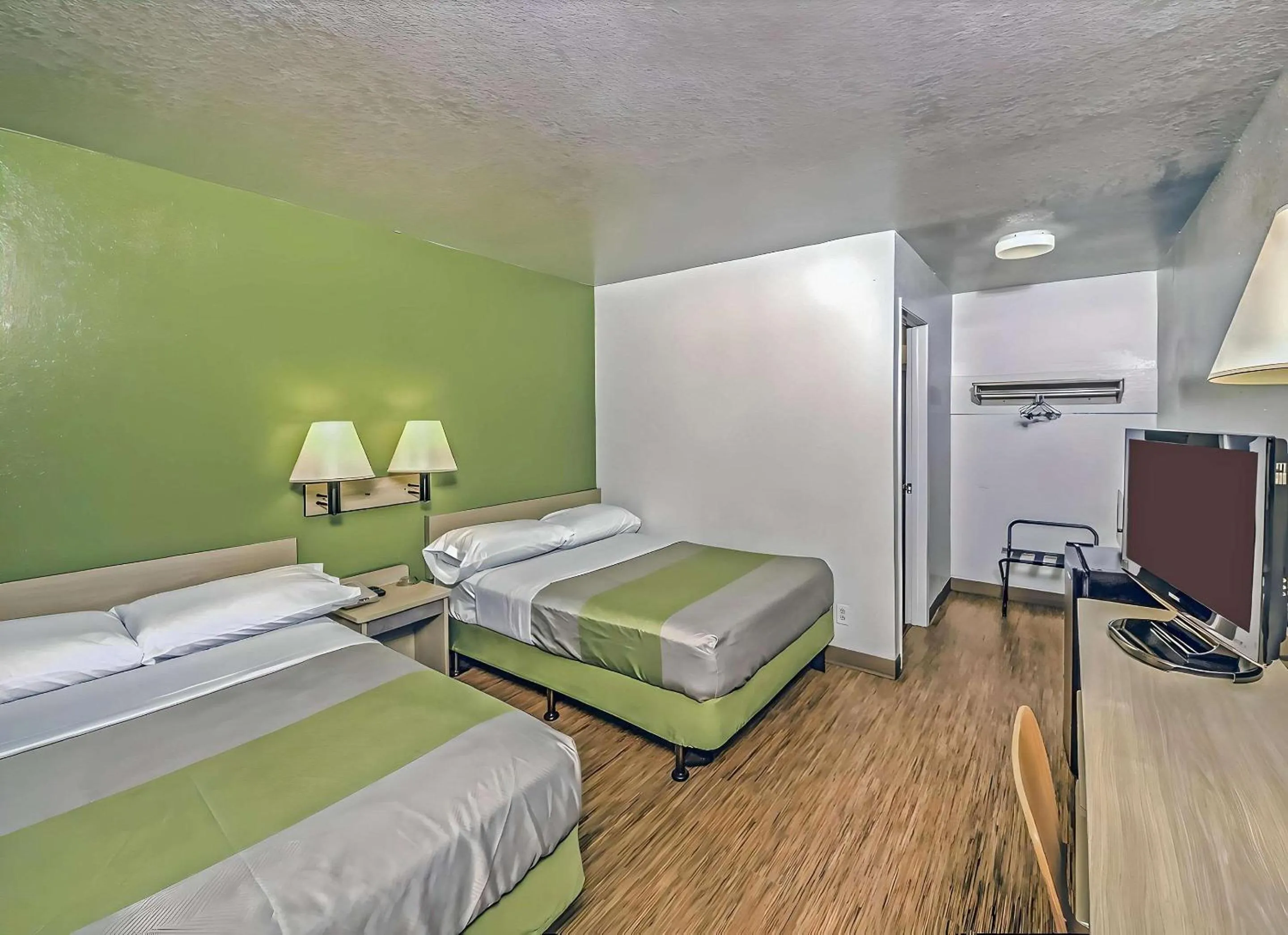 Bedroom in Motel 6-Colorado Springs, CO