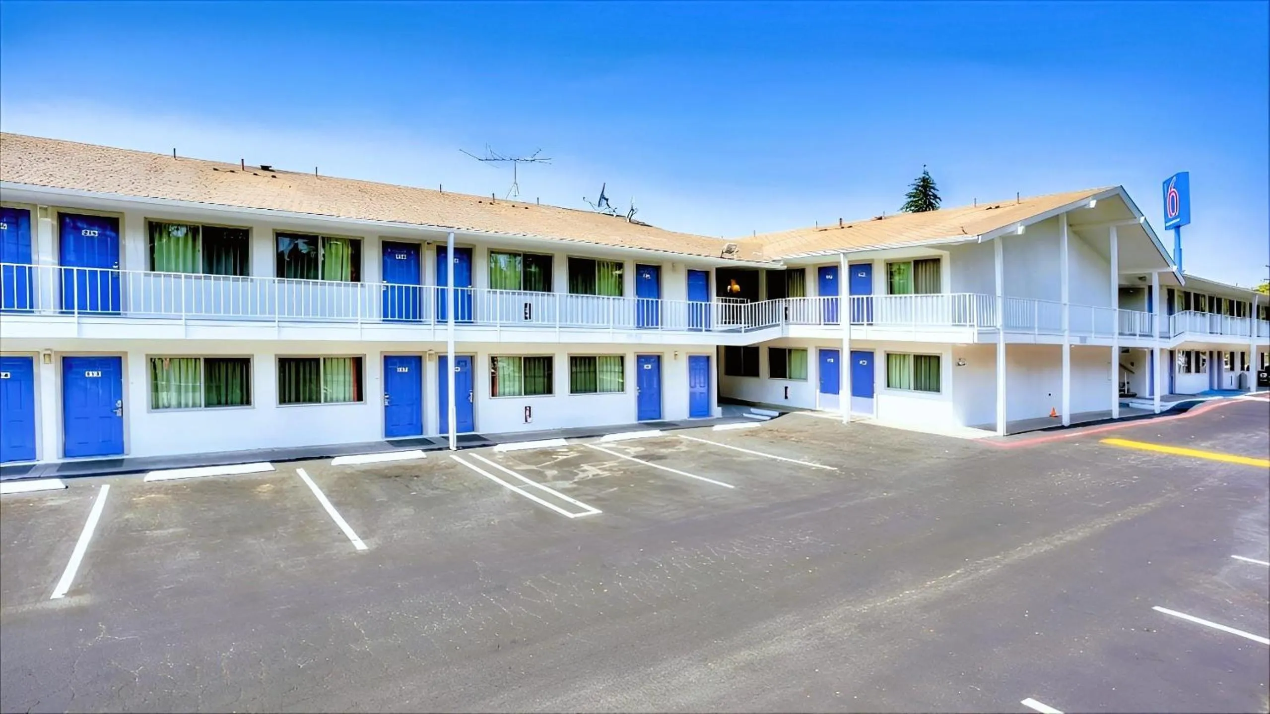 Property building in Motel 6-Tigard, OR - Portland South - Lake Oswego