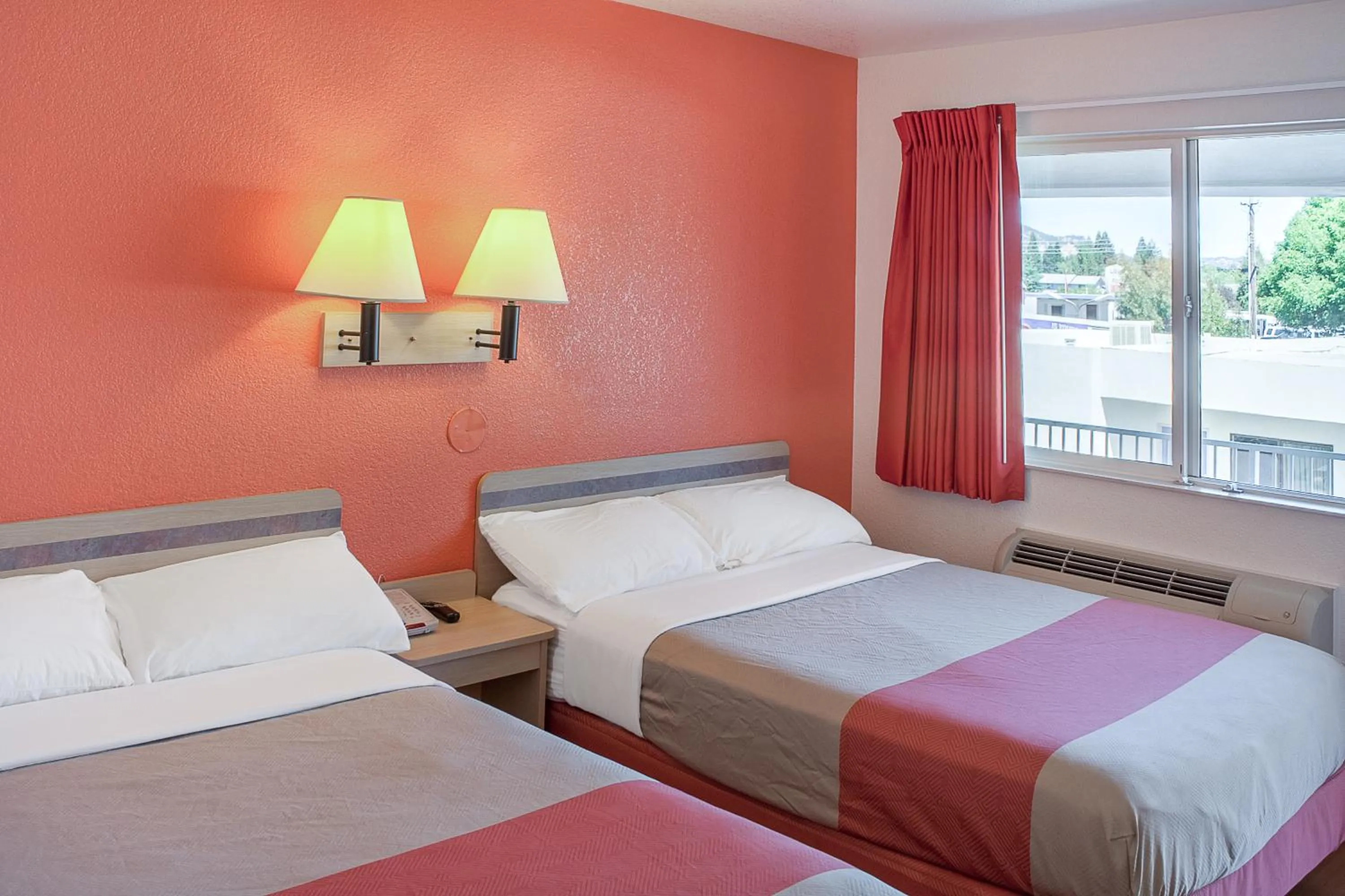 Bedroom, Bed in Motel 6-Ukiah, CA