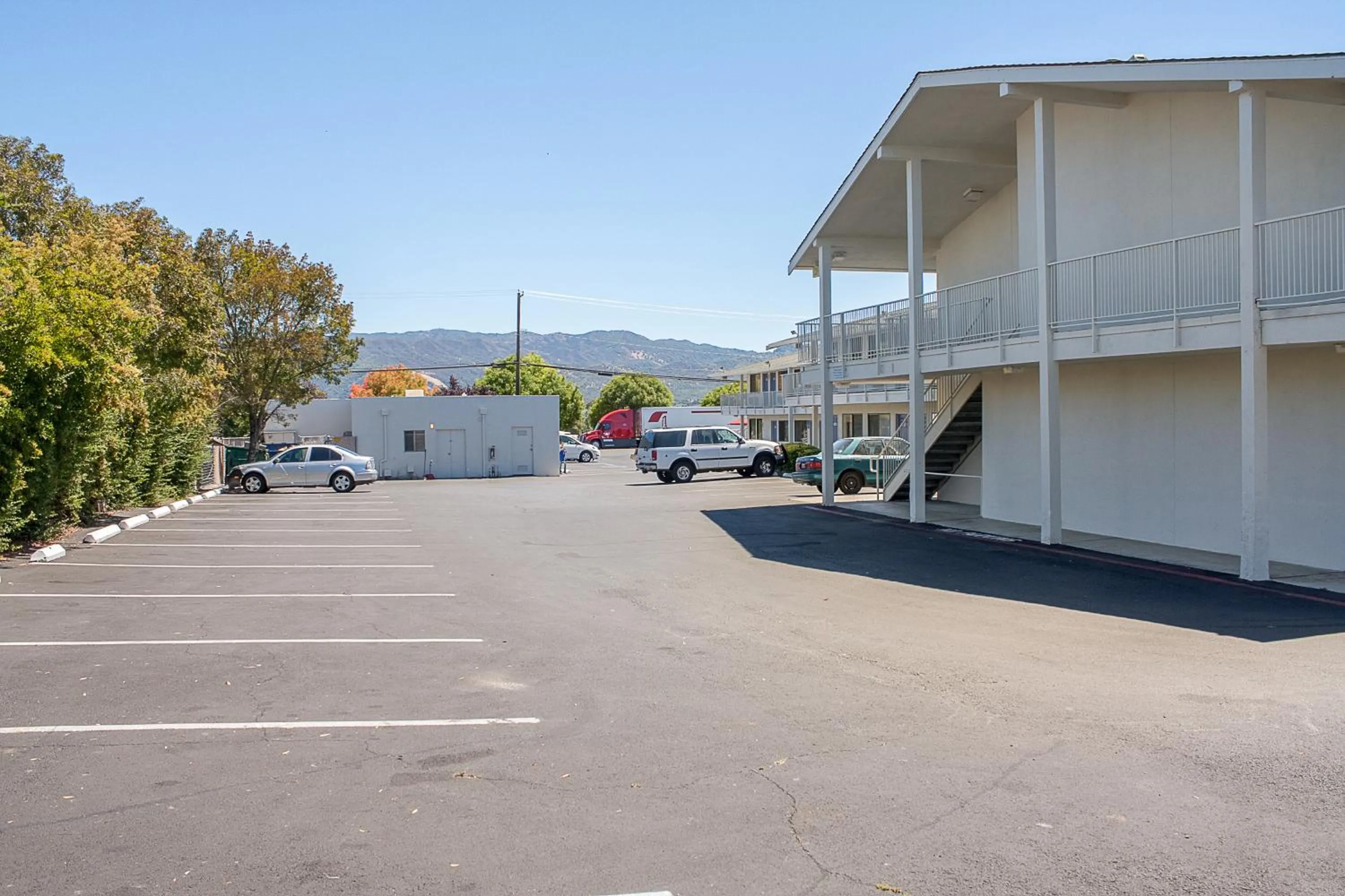 Property building in Motel 6-Ukiah, CA