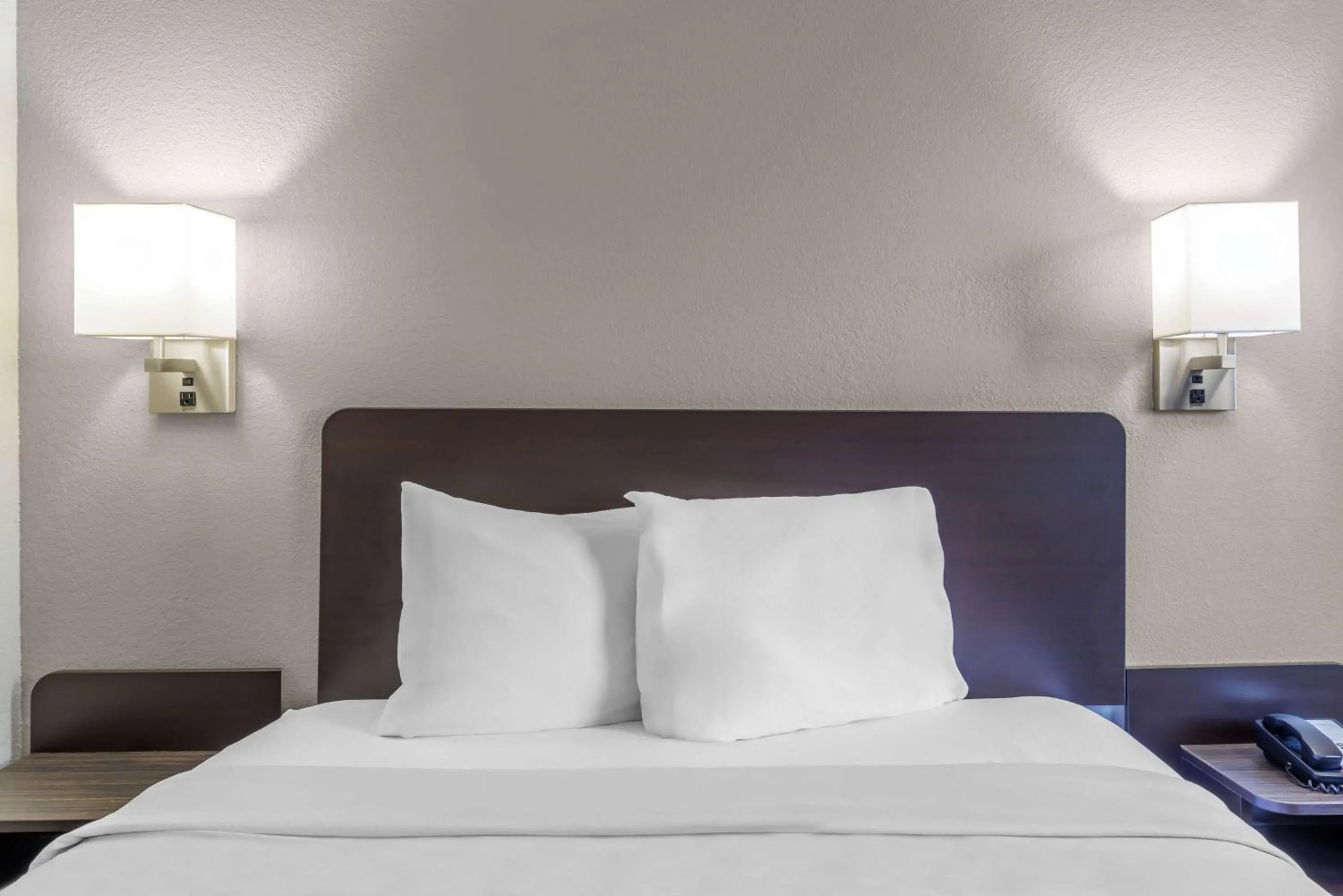 Bedroom, Bed in Motel 6 Elizabethtown